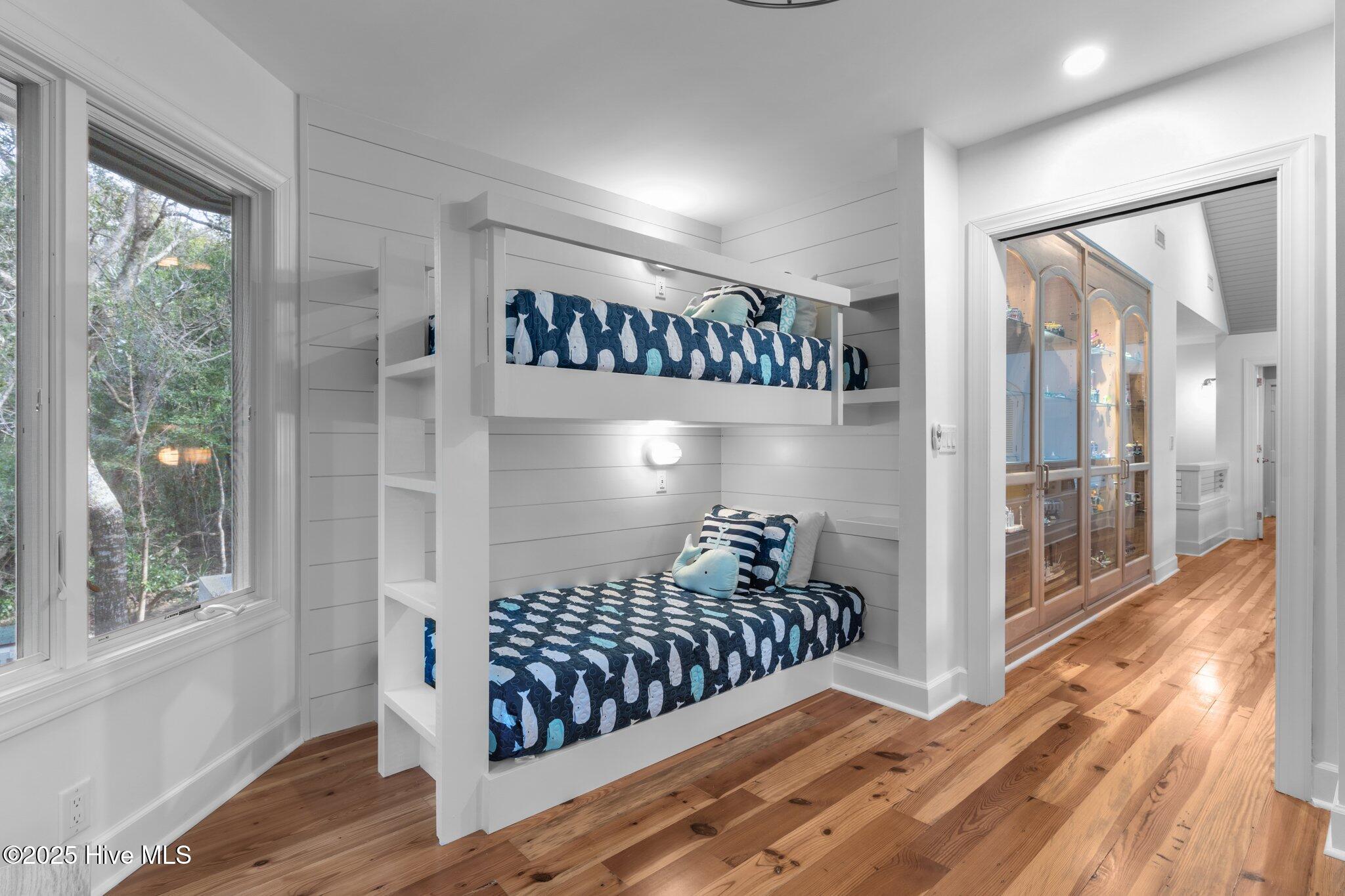 100493590 | Photo 49