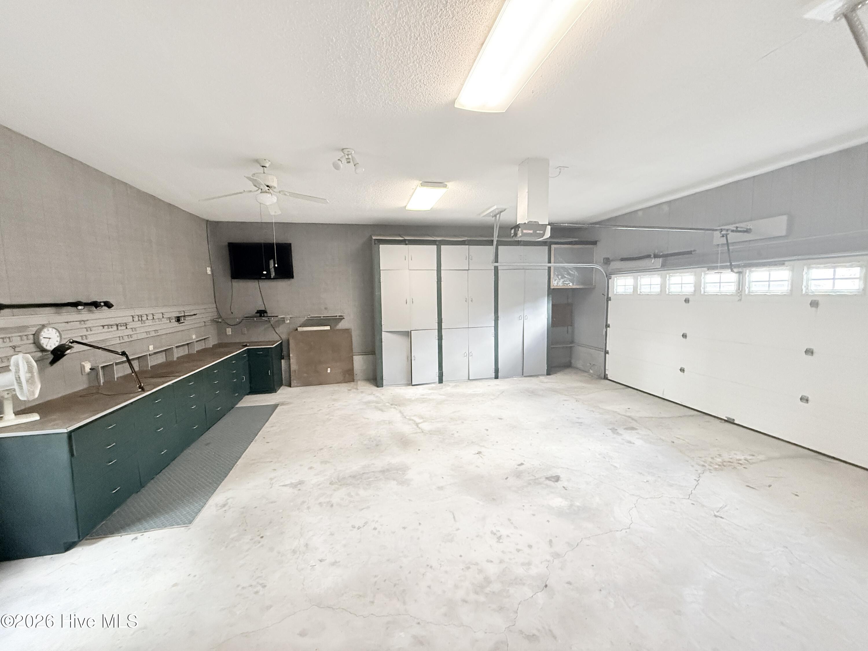 100554968 | Photo 24