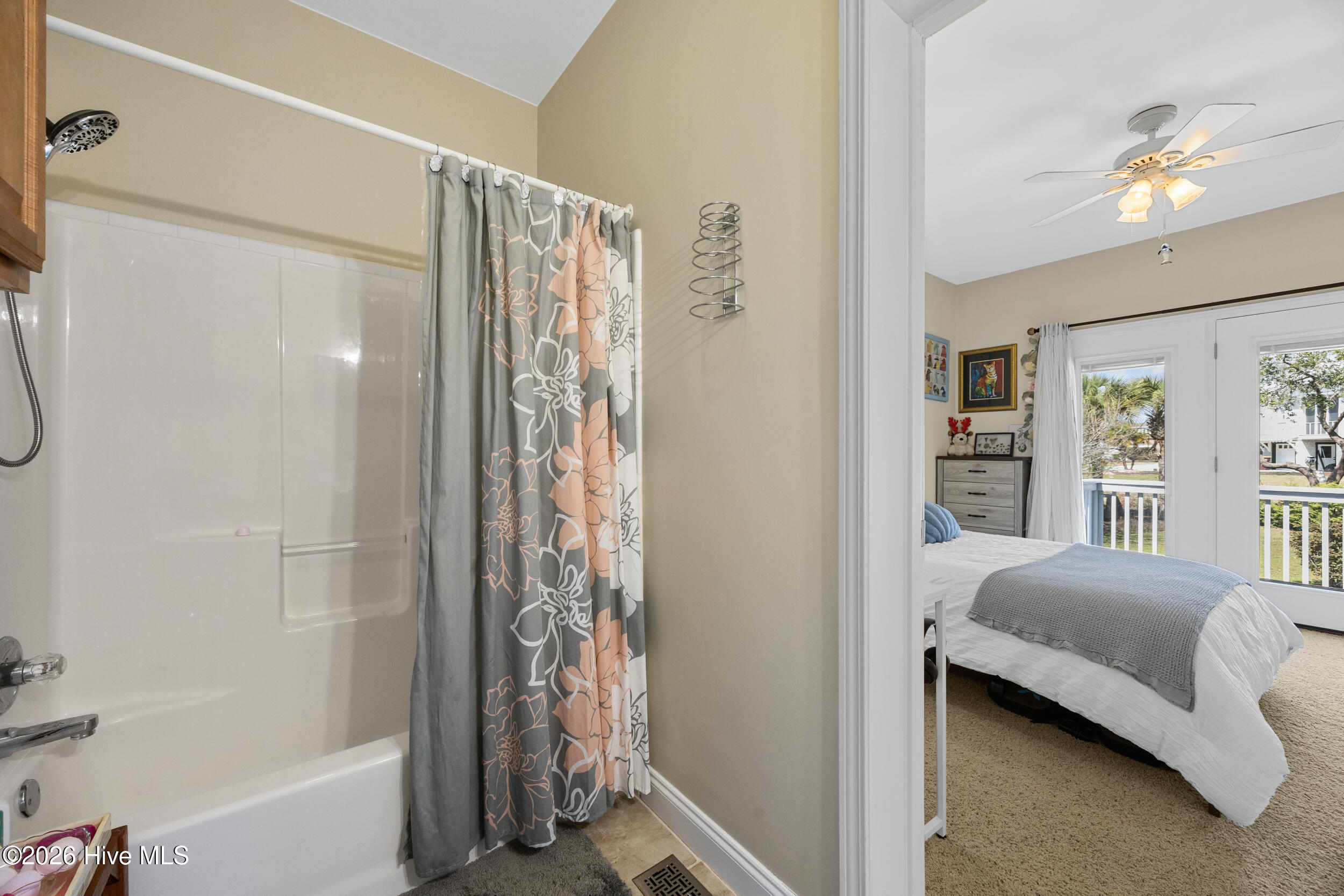 100567542 | Photo 39