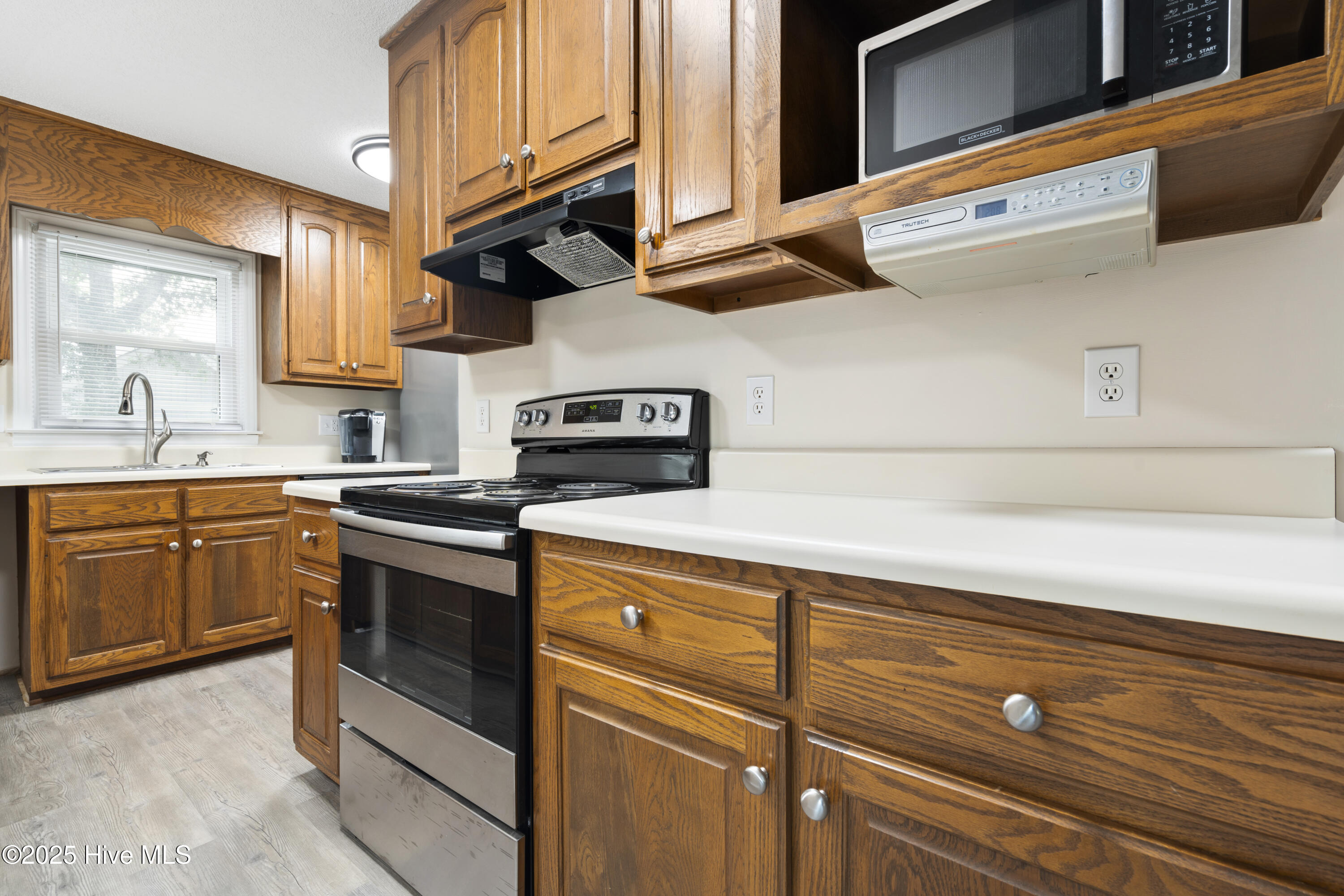 100515405 | Photo 14