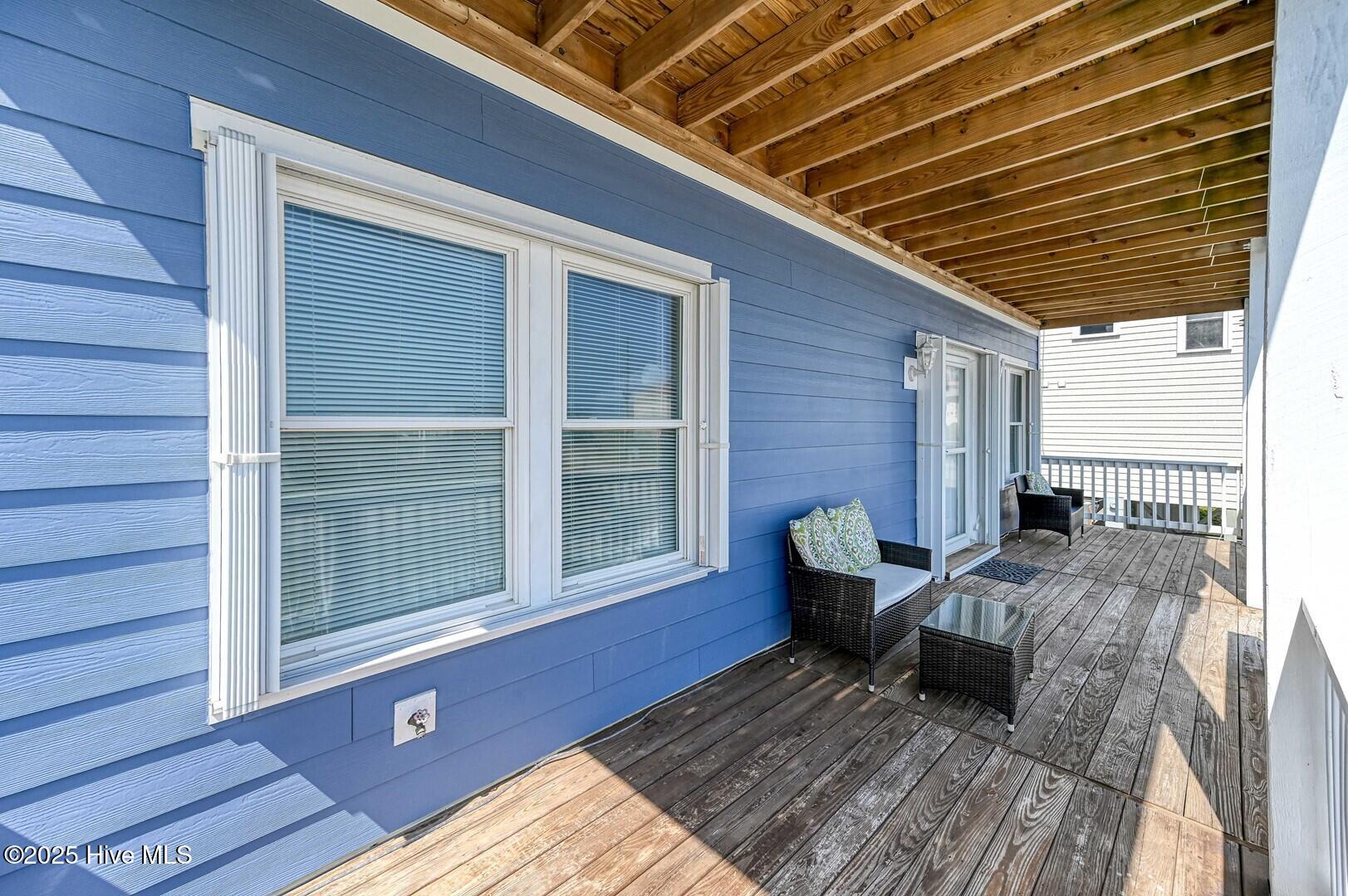 100496177 | Photo 43