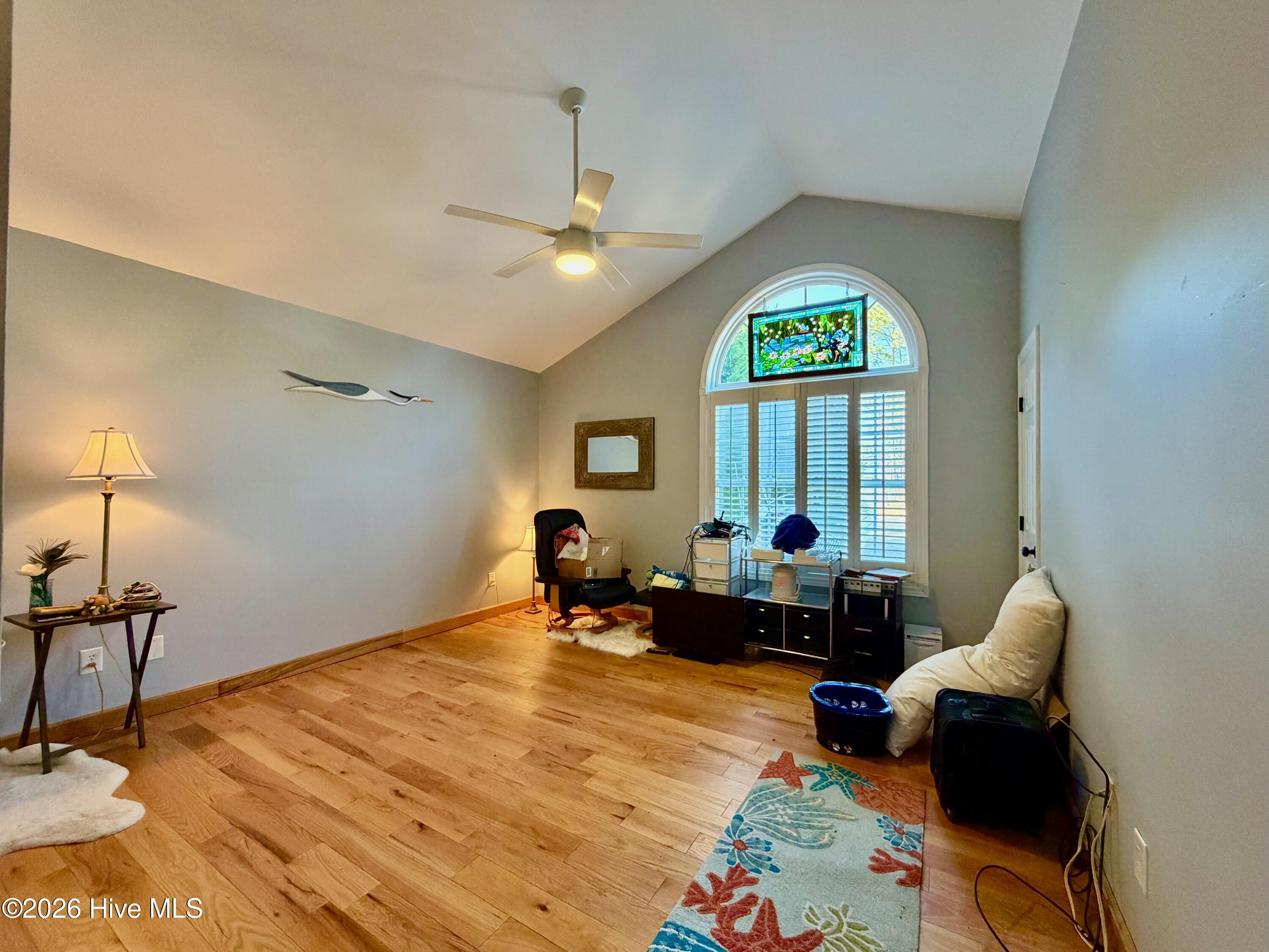 100553297 | Photo 29