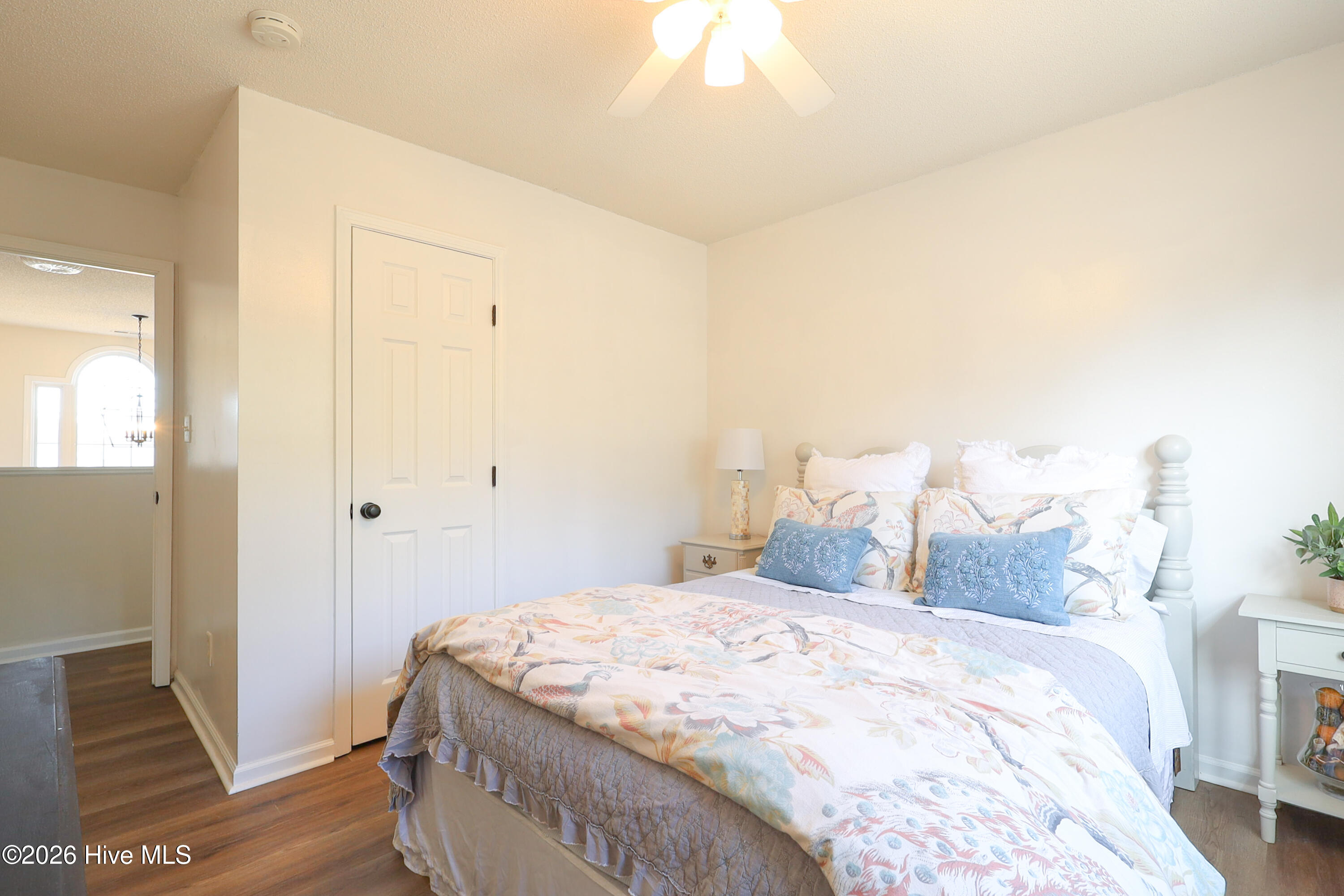 100549070 | Photo 38