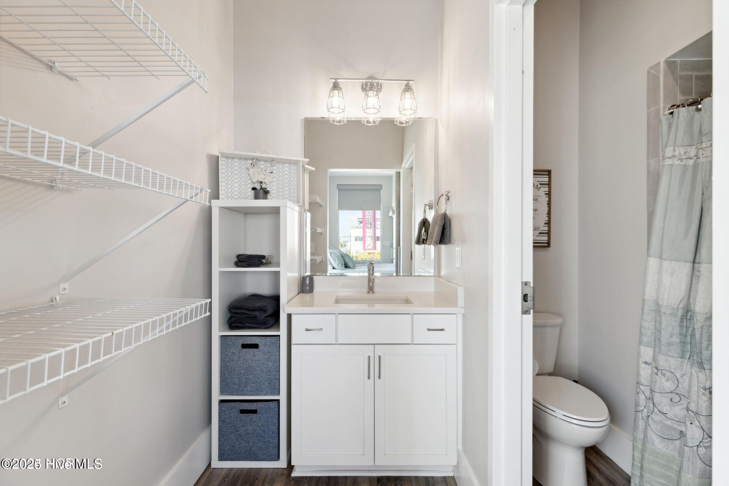 100542009 | Photo 23