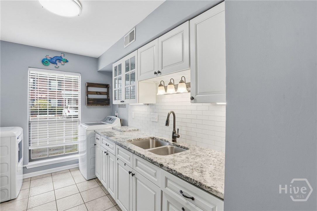 232 Stephenson Avenue 3B