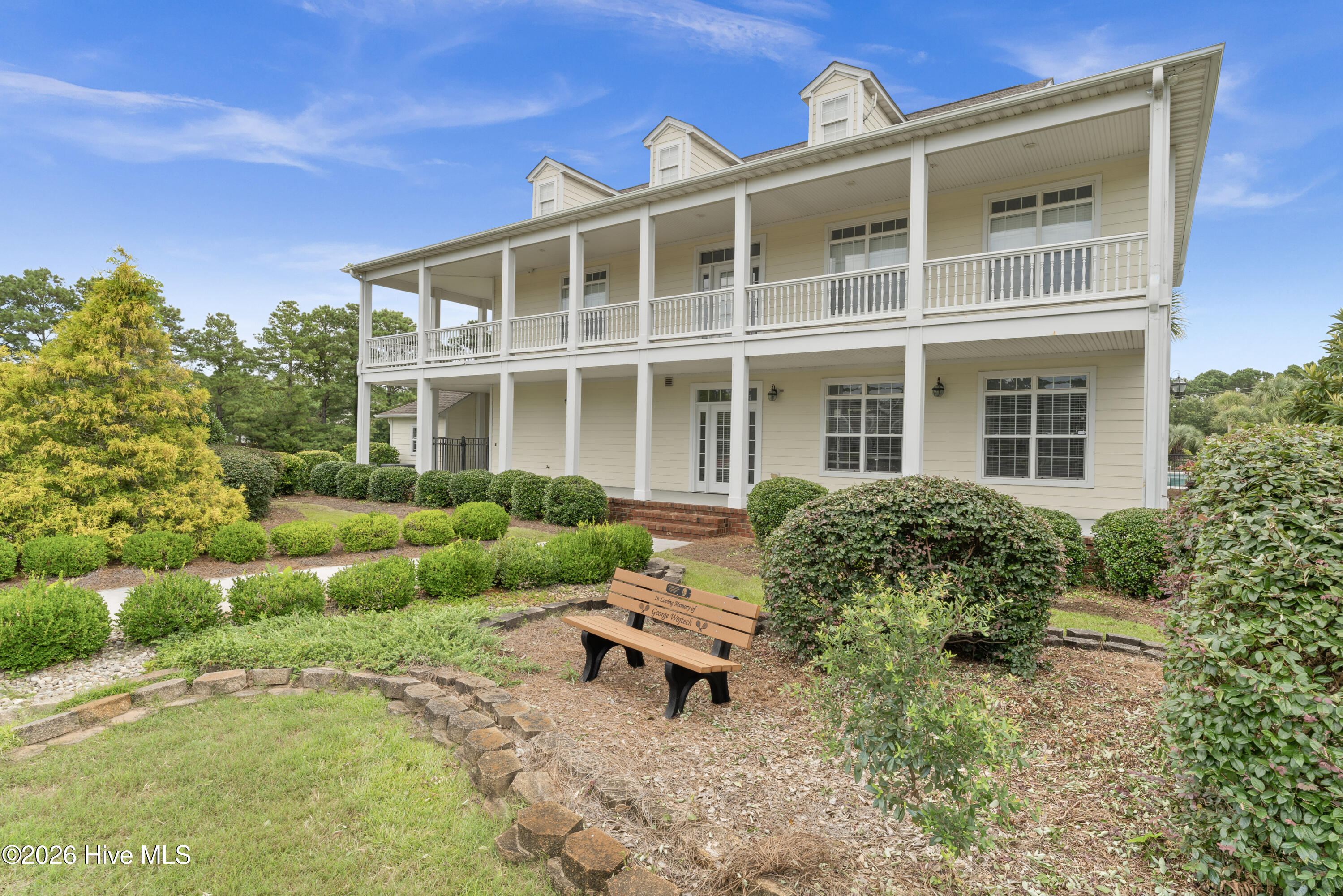 100549968 | Photo 24