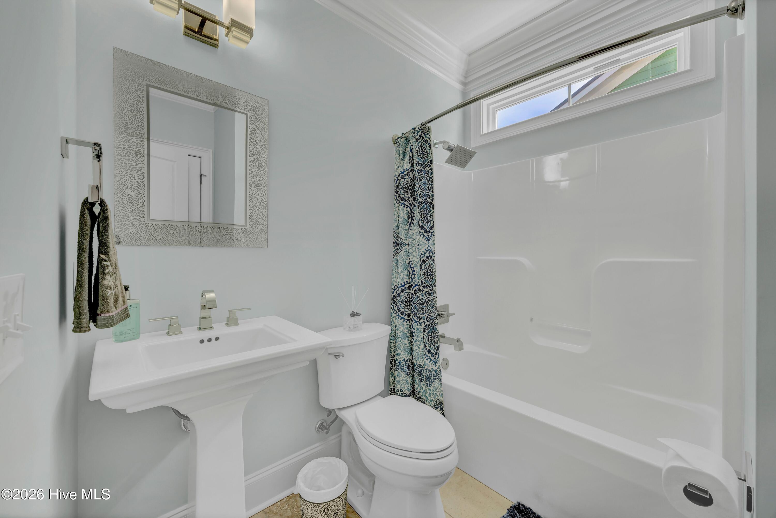 100569369 | Photo 44