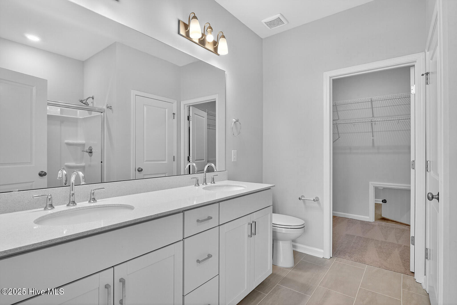 100538144 | Photo 17