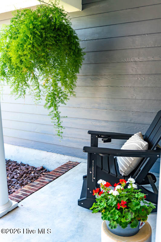 100569264 | Photo 46