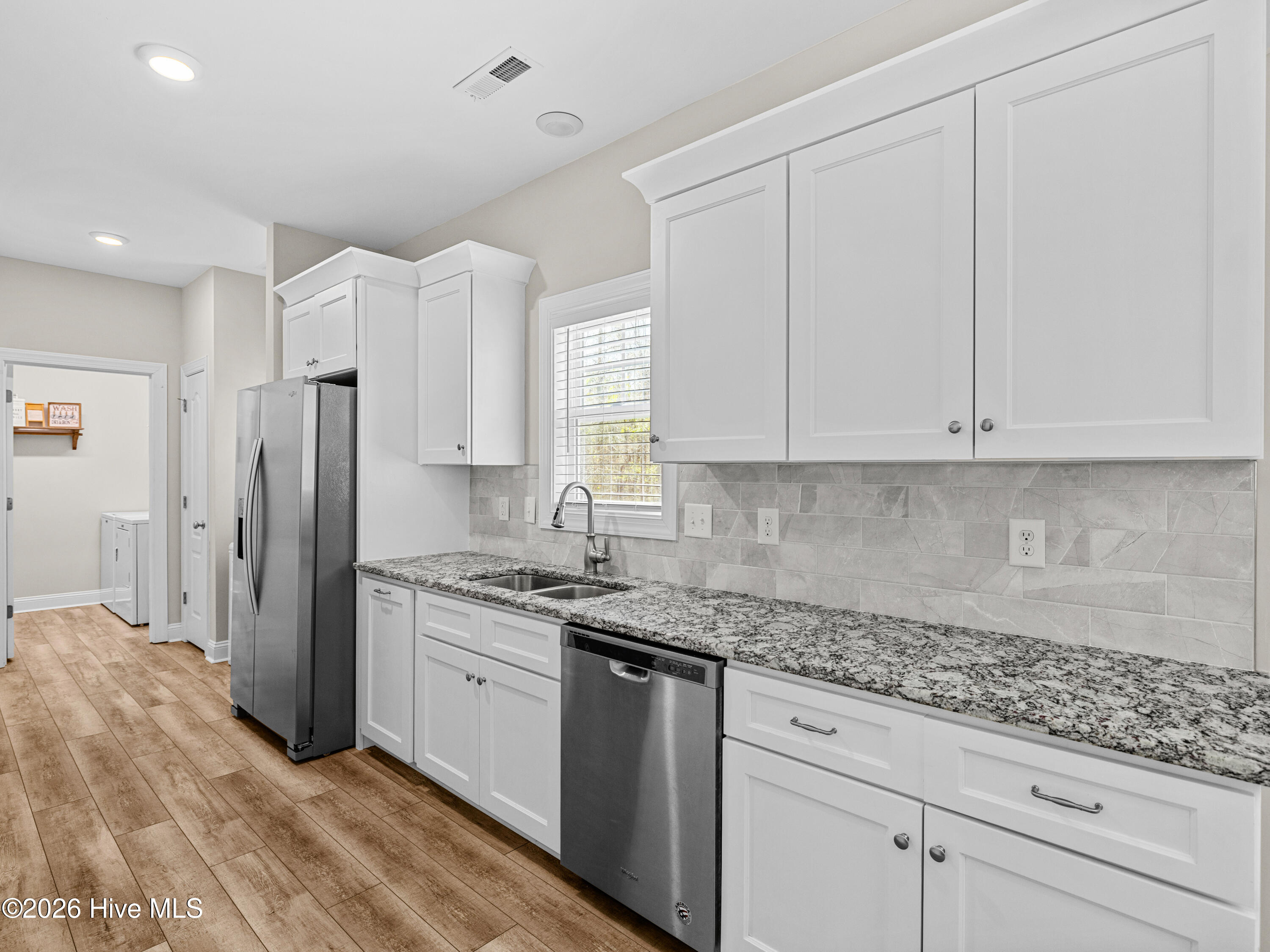 100560516 | Photo 19