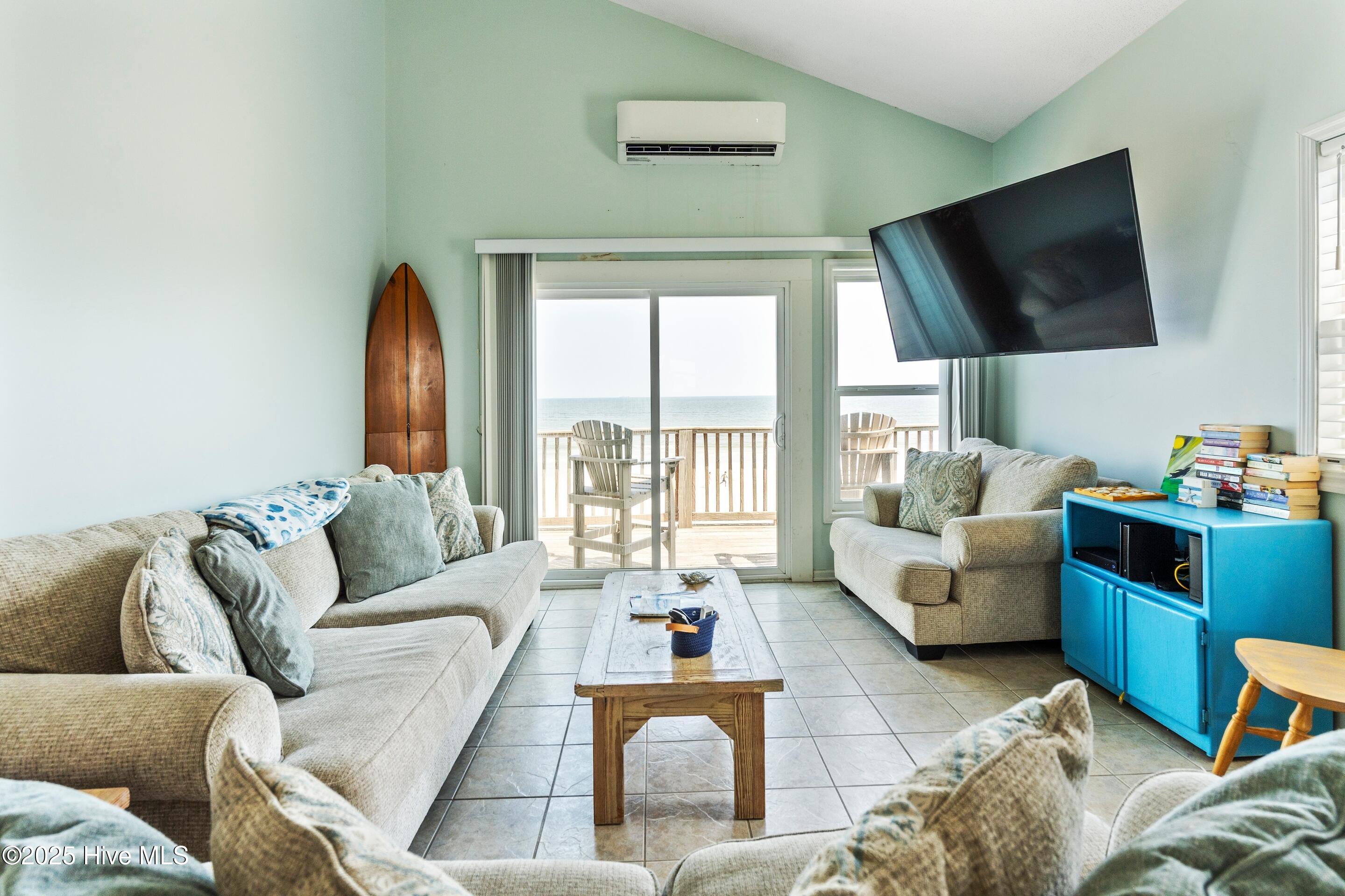 100514835 | Photo 47