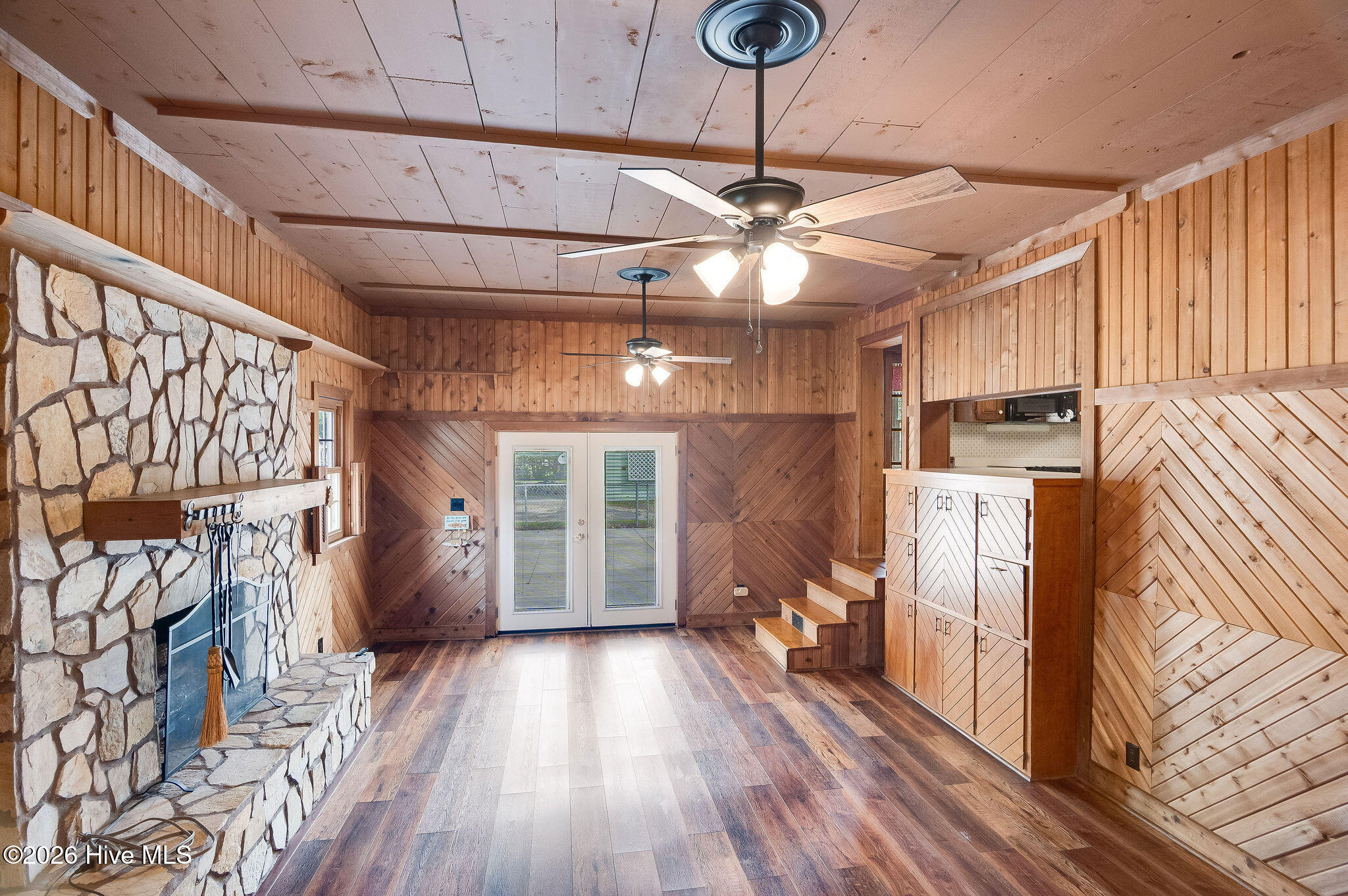 100565785 | Photo 39