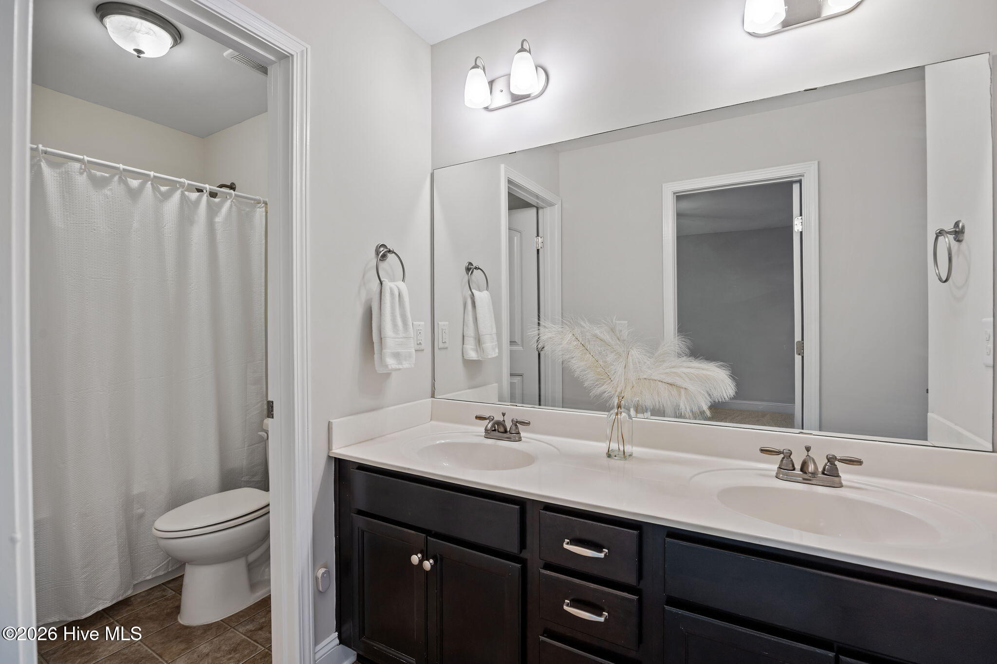 100565908 | Photo 23