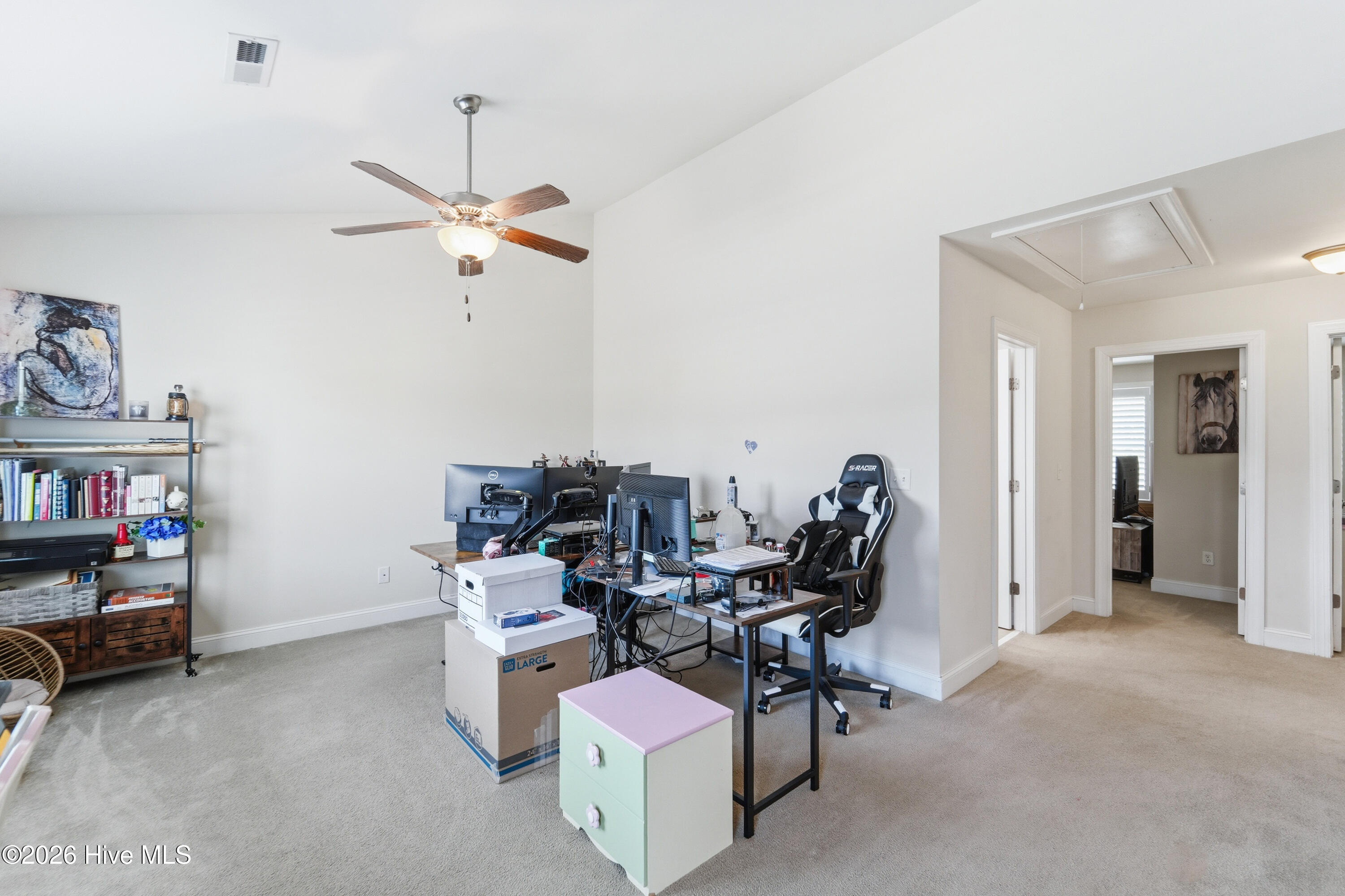 100562965 | Photo 56