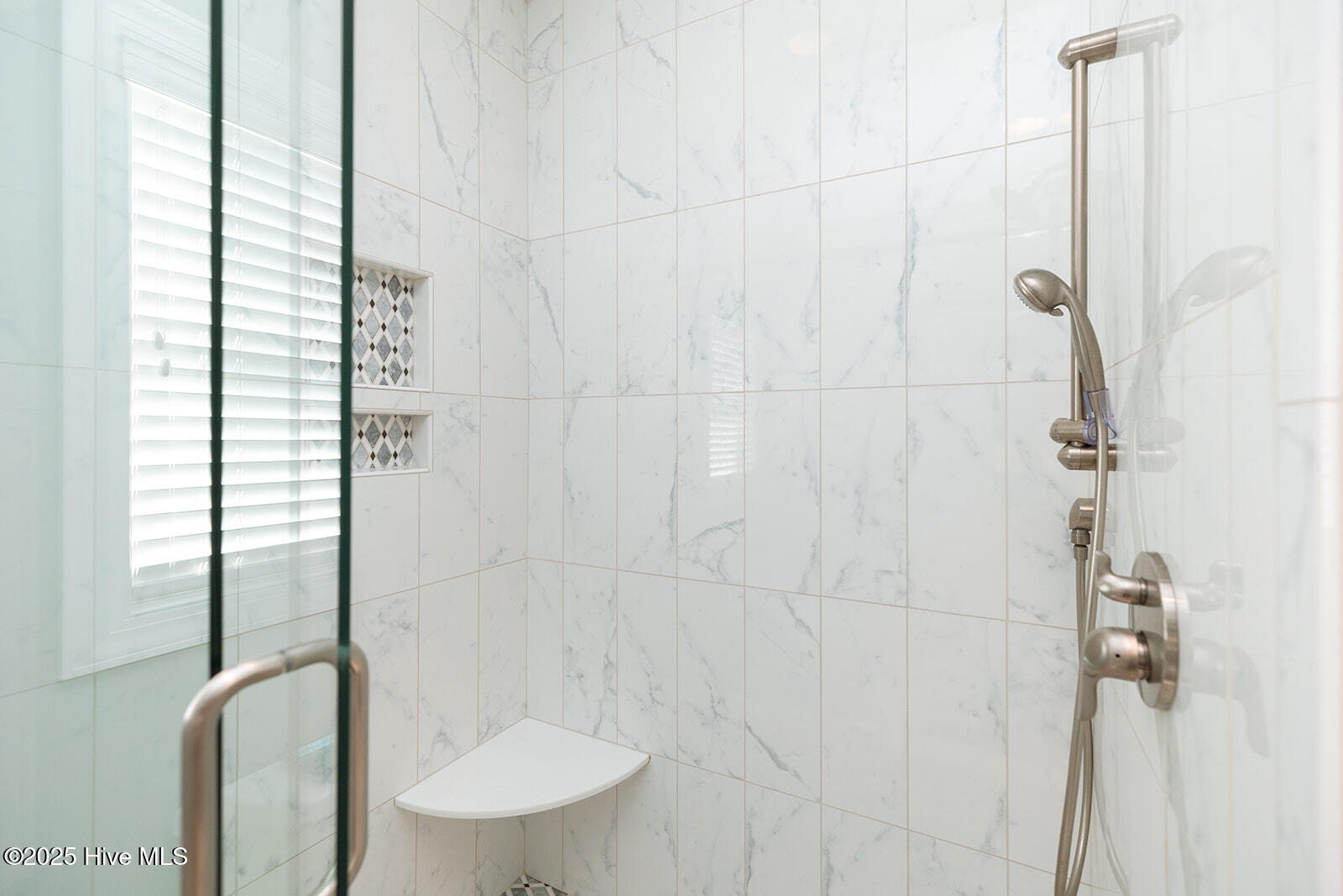 100564754 | Photo 31