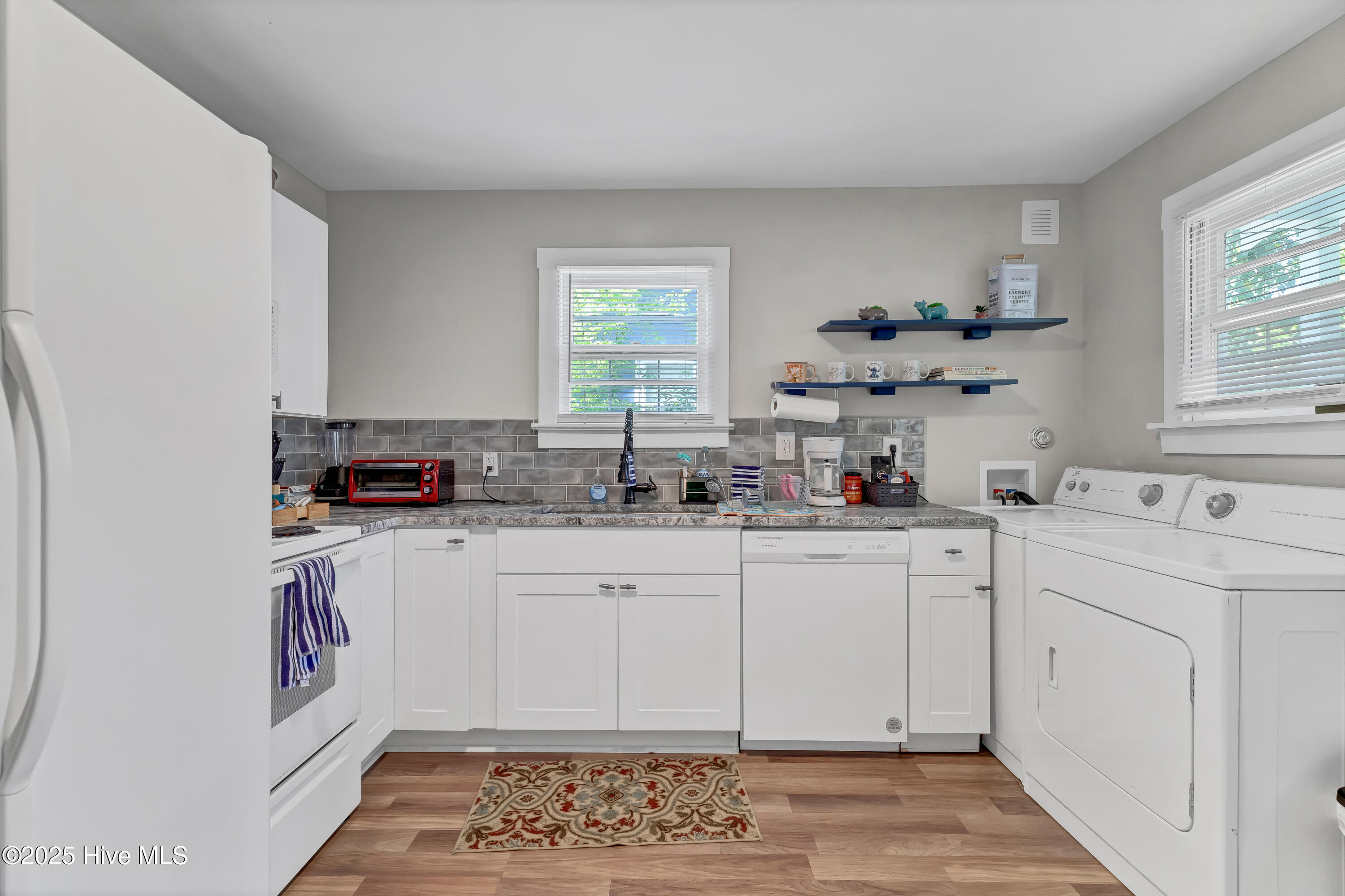 100541610 | Photo 17