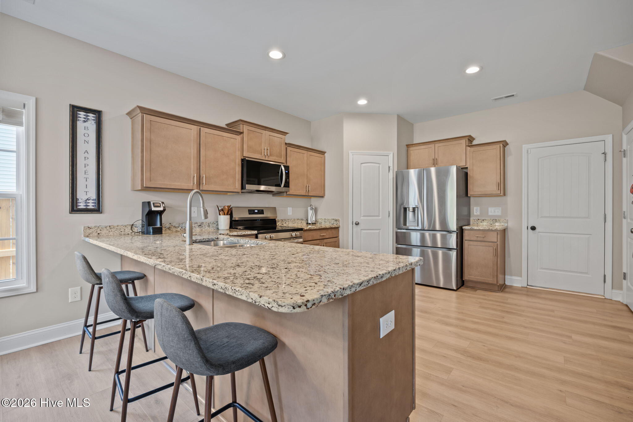 100561827 | Photo 21