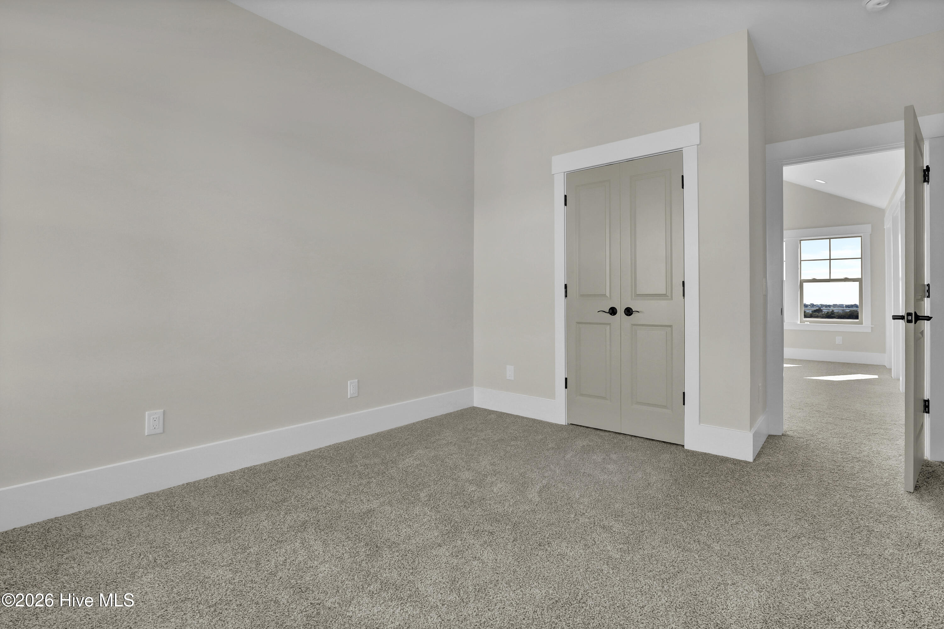 100490520 | Photo 24