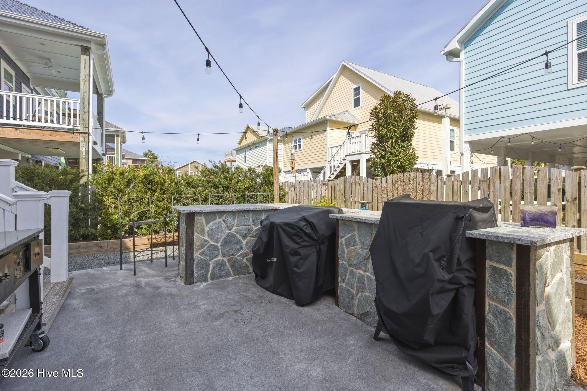 100562049 | Photo 61