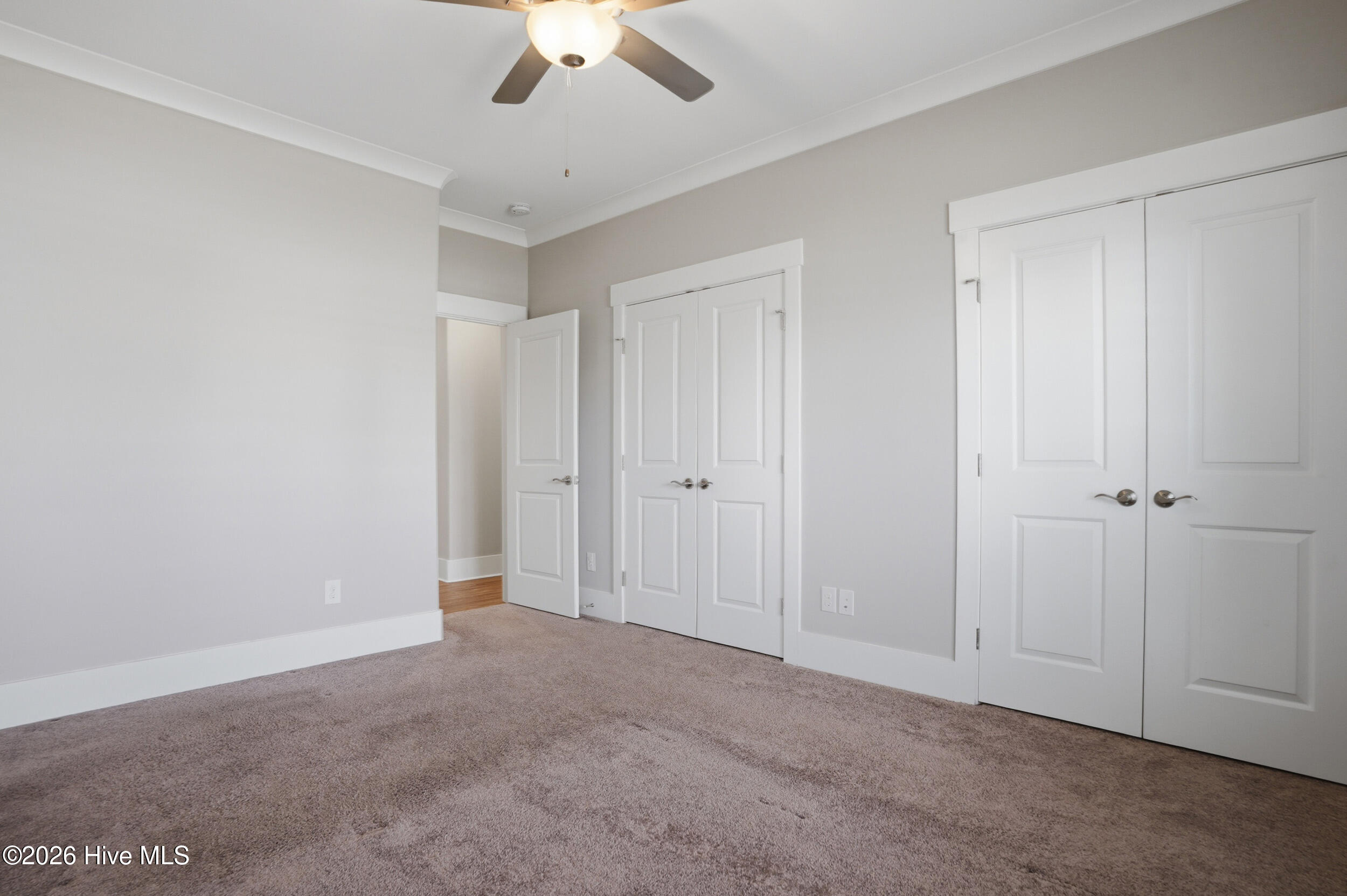 100561233 | Photo 32