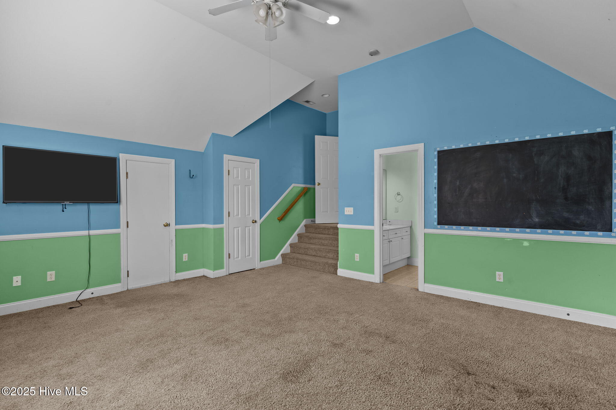 100538095 | Photo 48