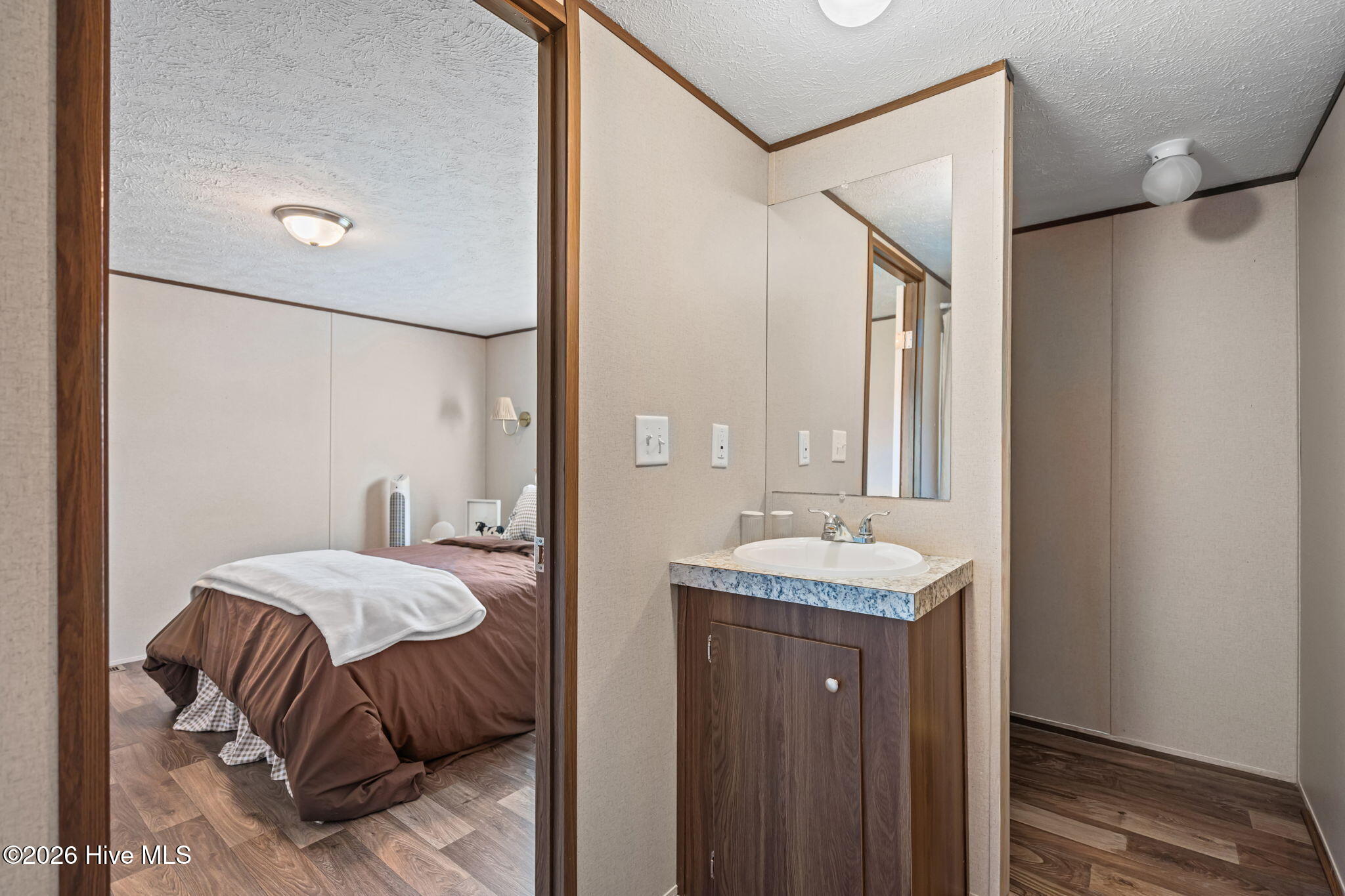 100562806 | Photo 20