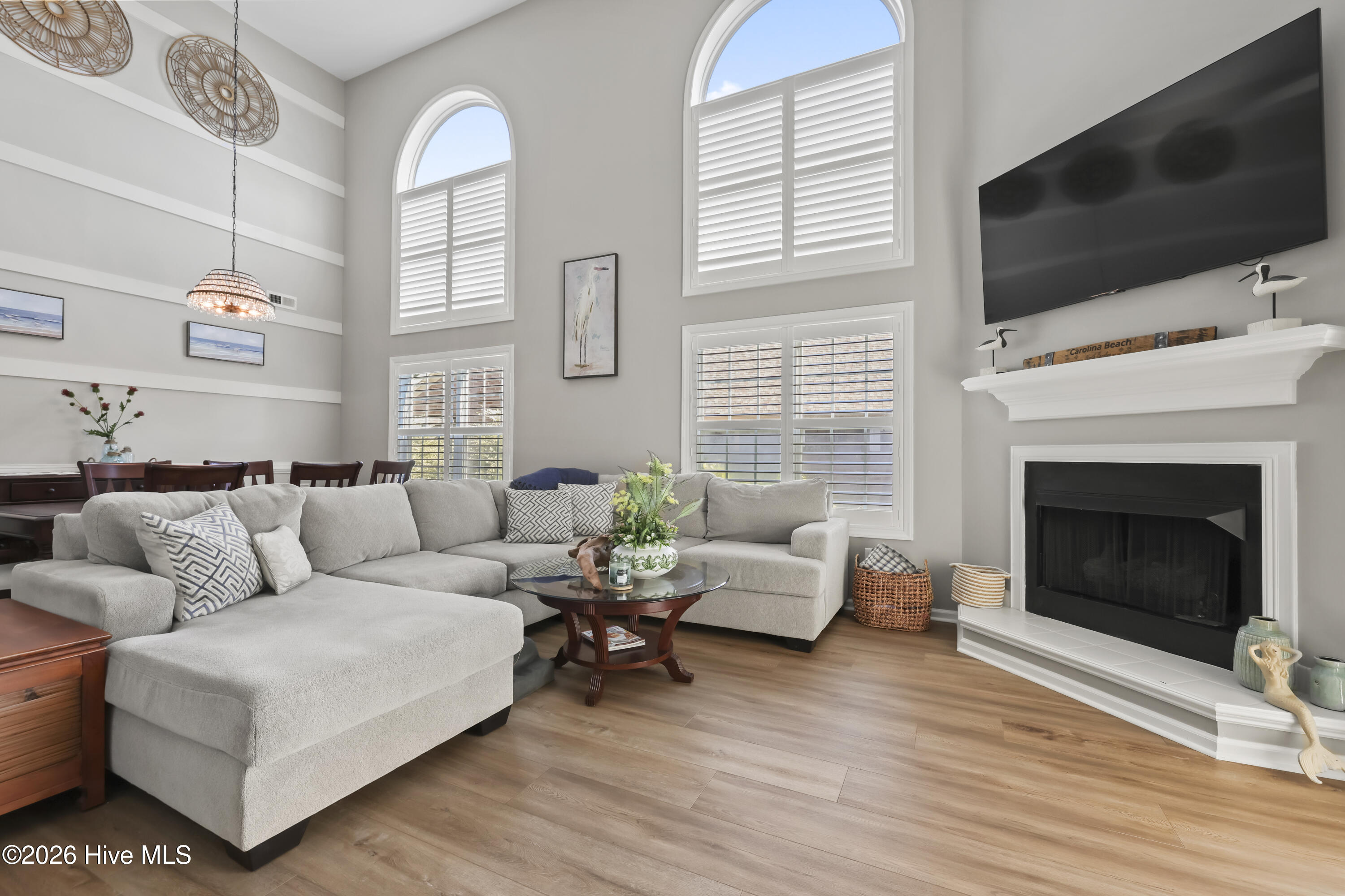 100547301 | Photo 17