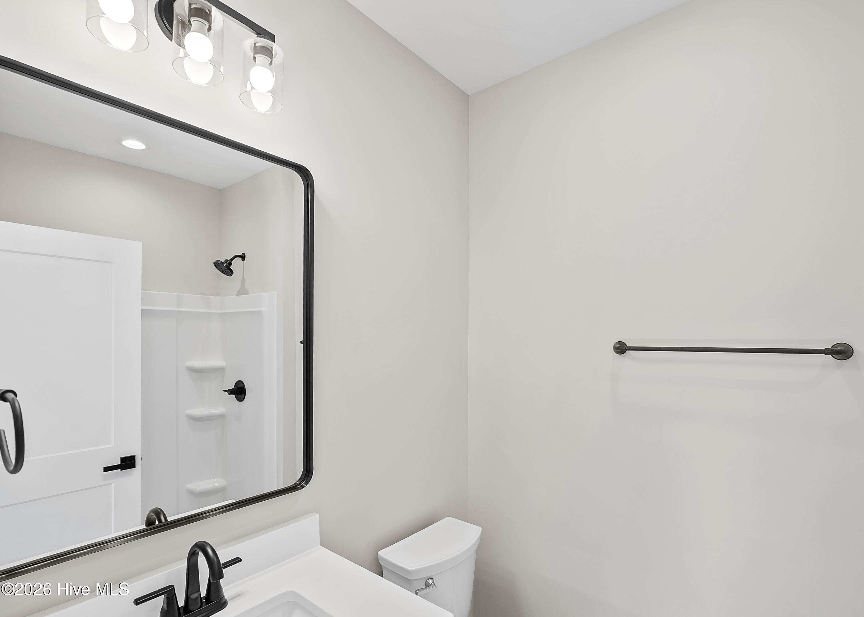 100566286 | Photo 31