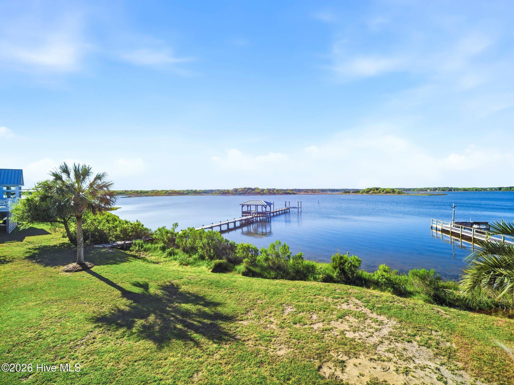 100569349 | Photo 93