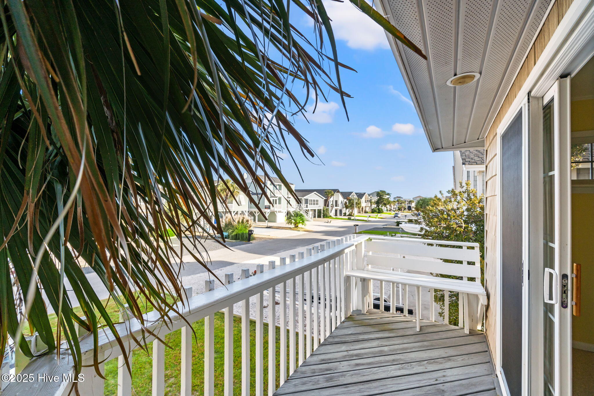 100542340 | Photo 21