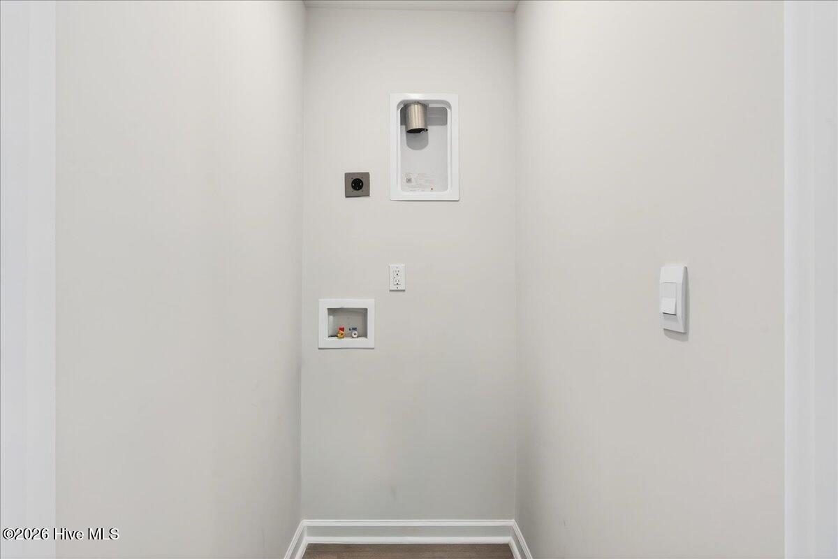 100550765 | Photo 12