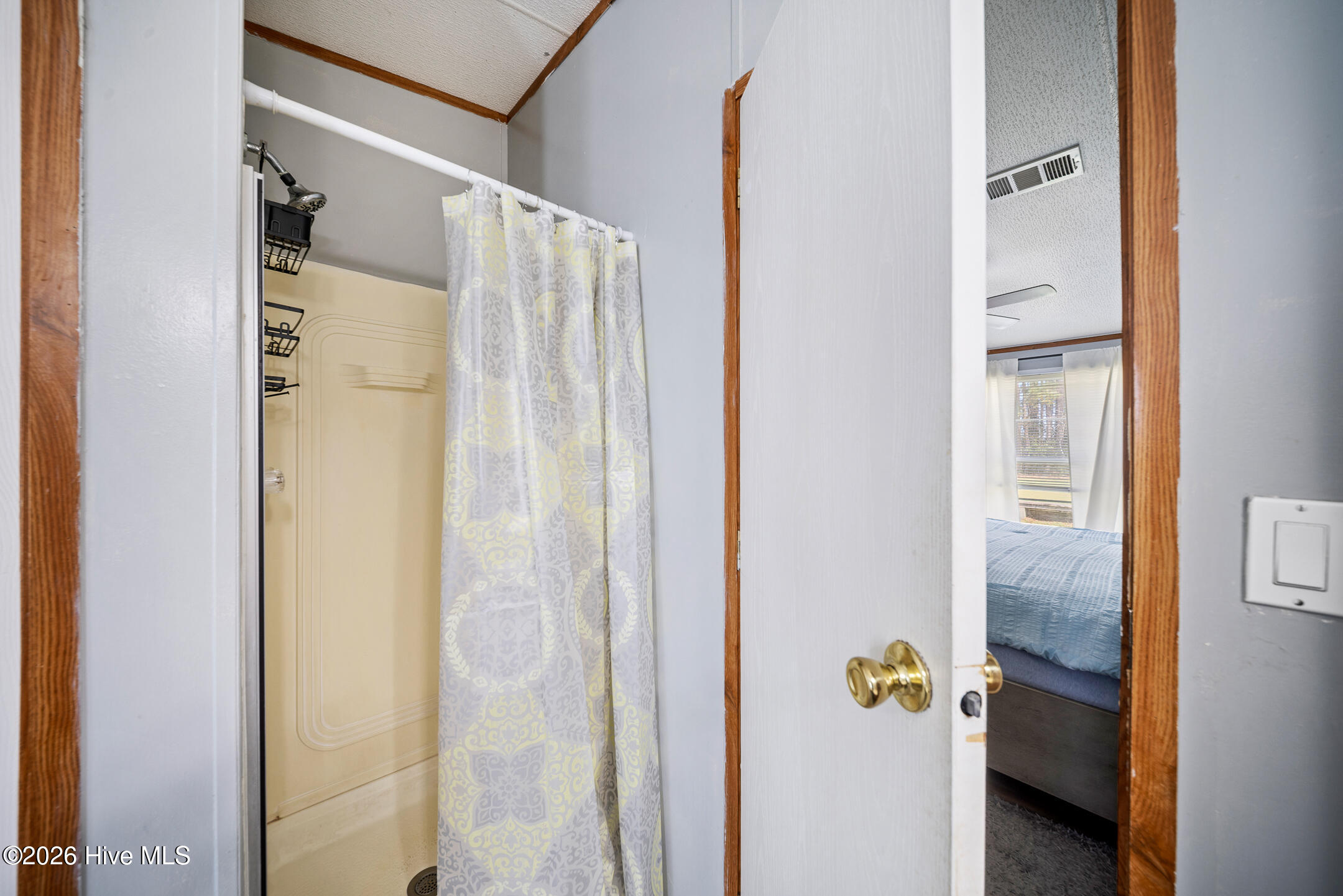 100561716 | Photo 22