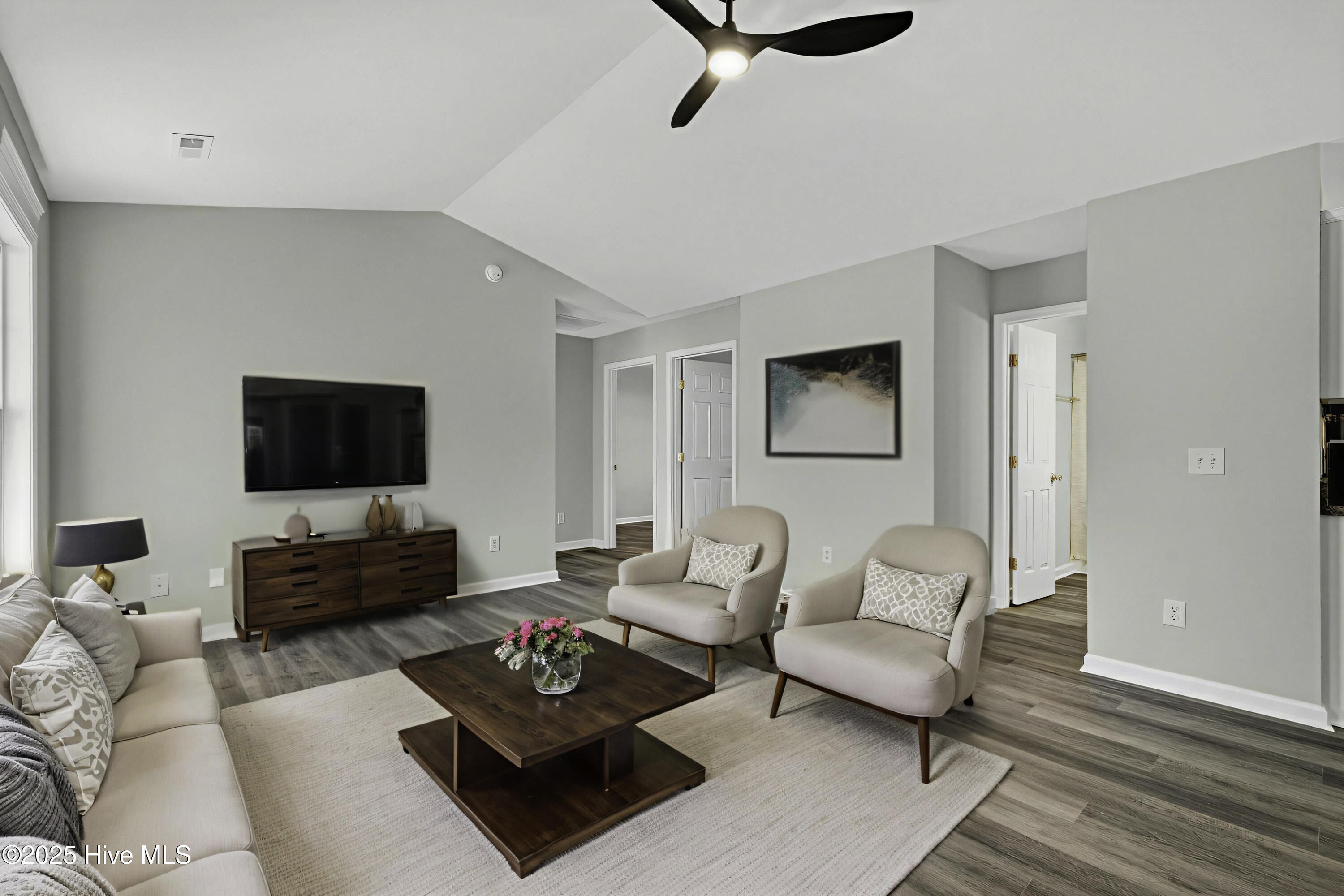 204 Larchmont Court, Burgaw, NC 28425 – photo 12: 204Larchmont-1_Staged_06