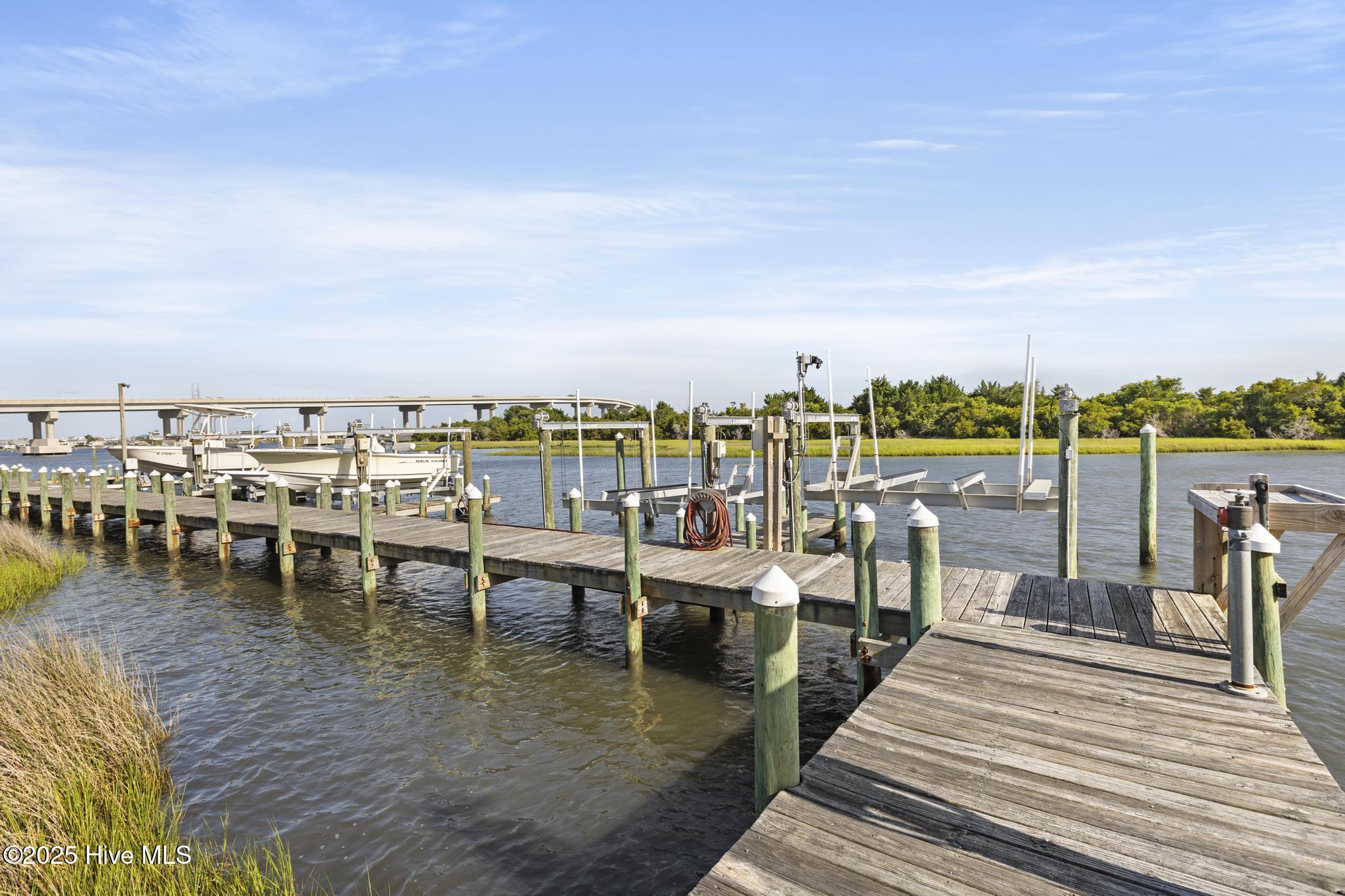 100517946 | Photo 30