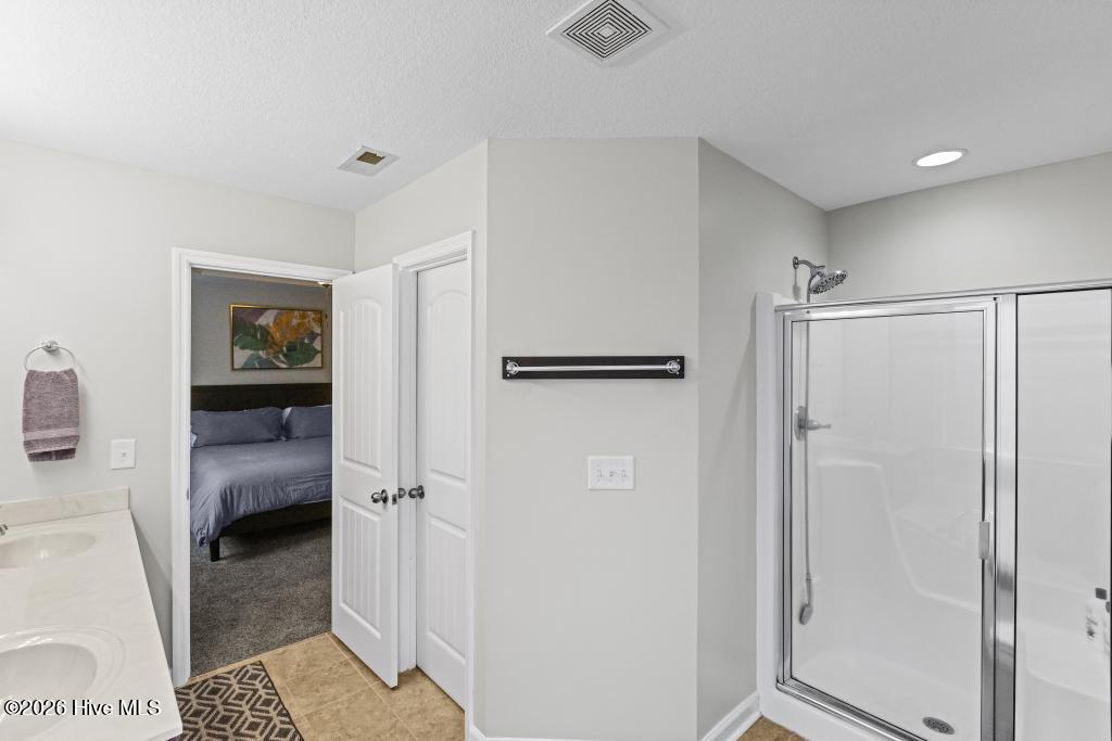 100551053 | Photo 25