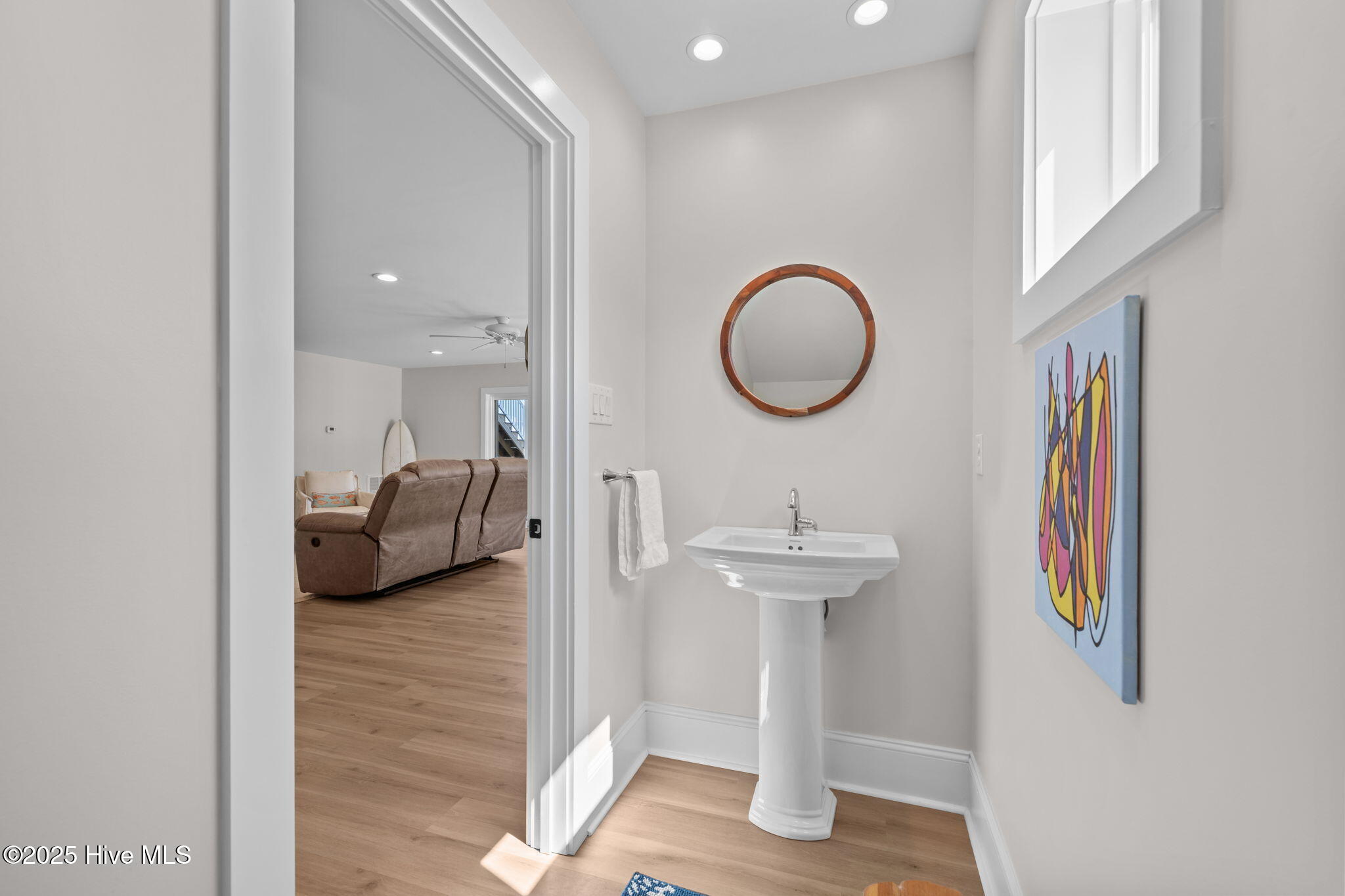 100549920 | Photo 18