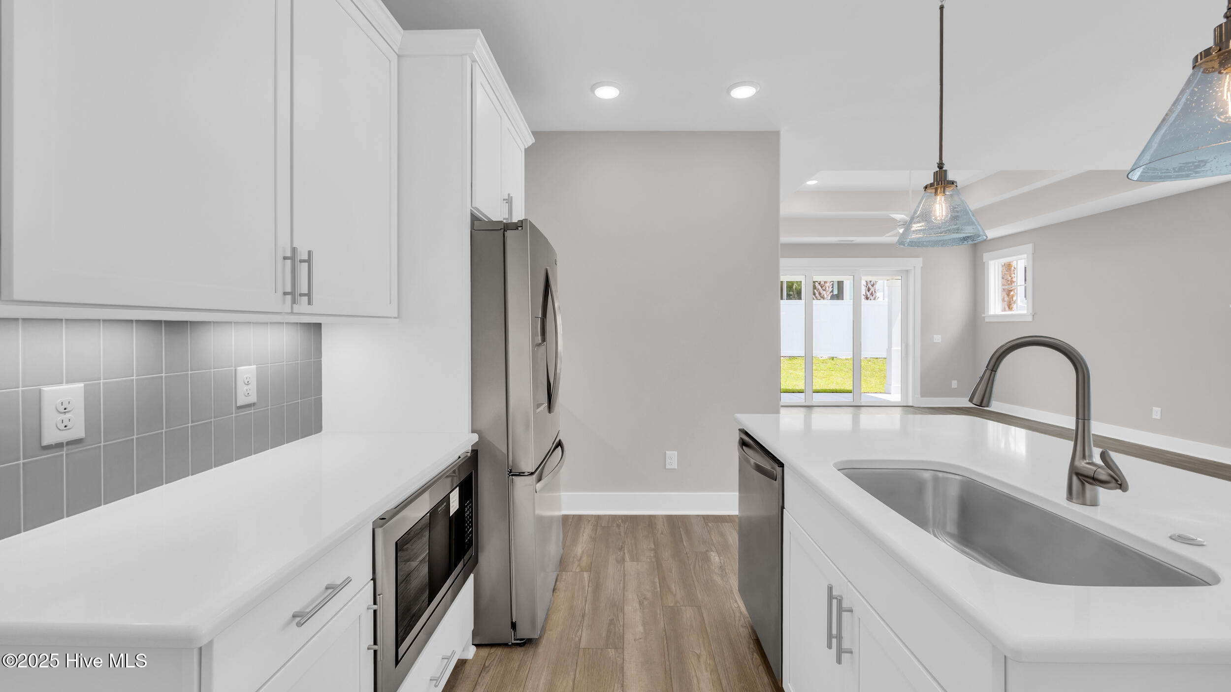 100550243 | Photo 28