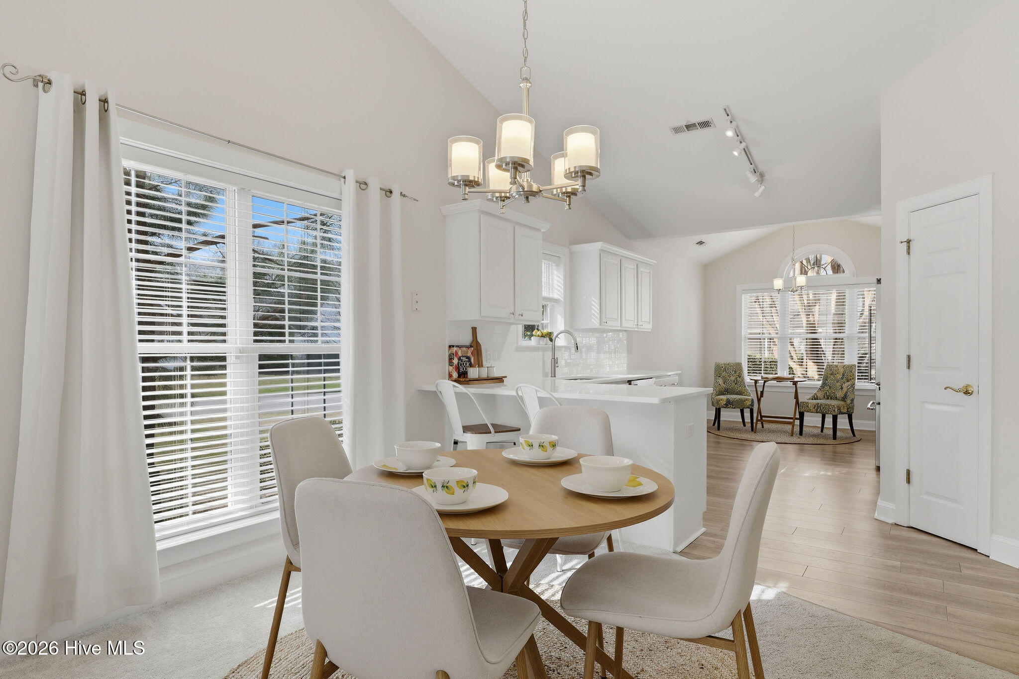 100559999 | Photo 13