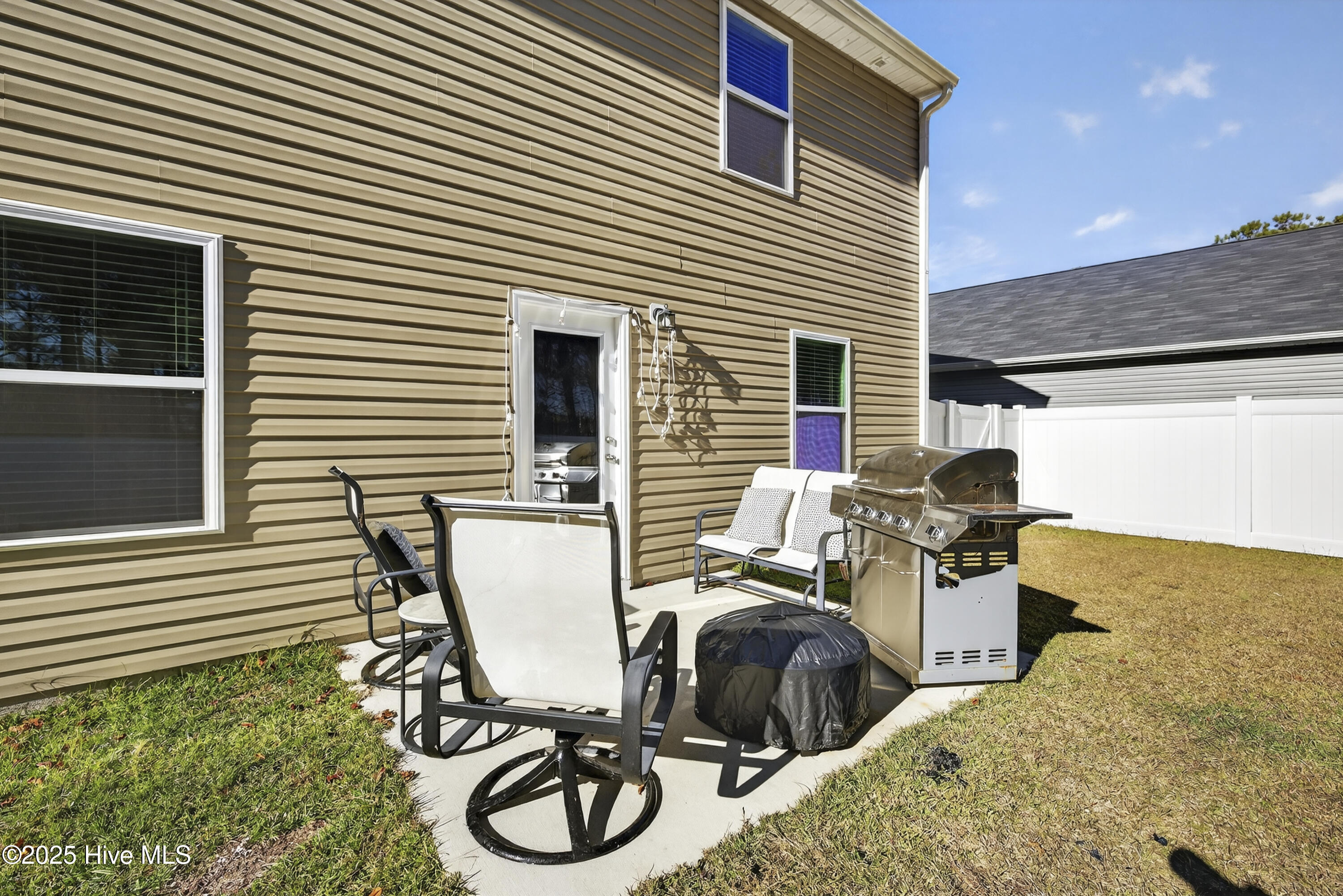 100547005 | Photo 14