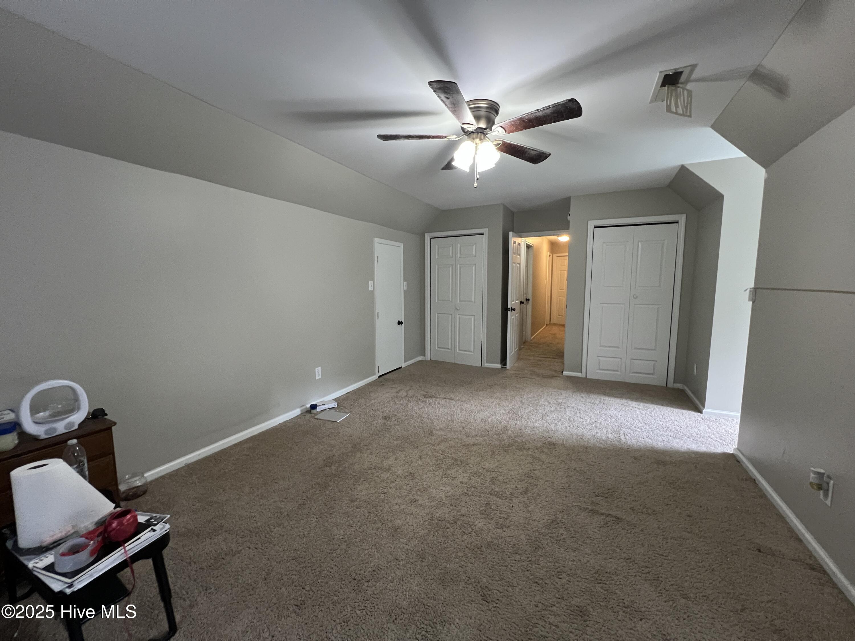 100522387 | Photo 11