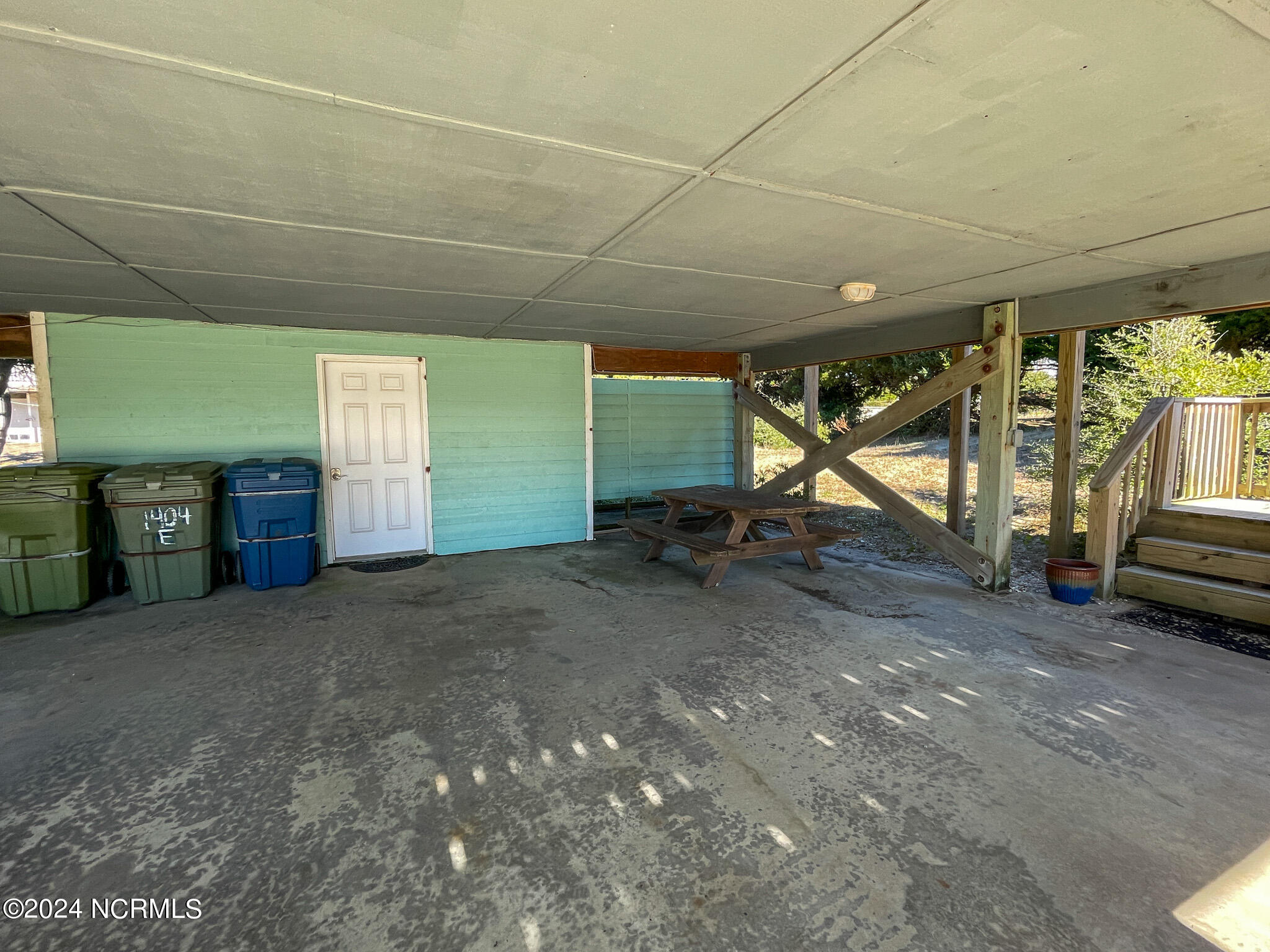 100547664 | Photo 34