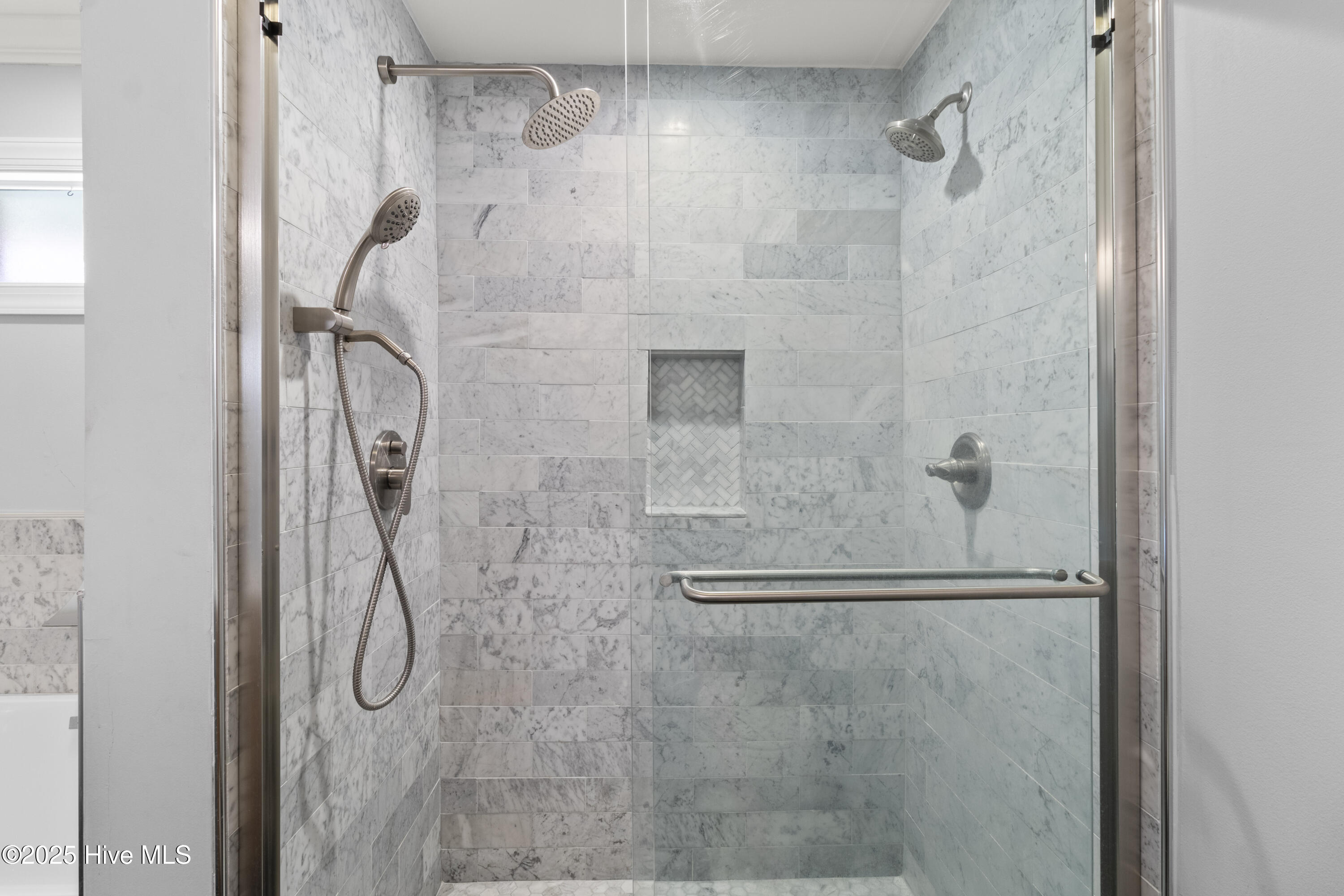 100503584 | Photo 25