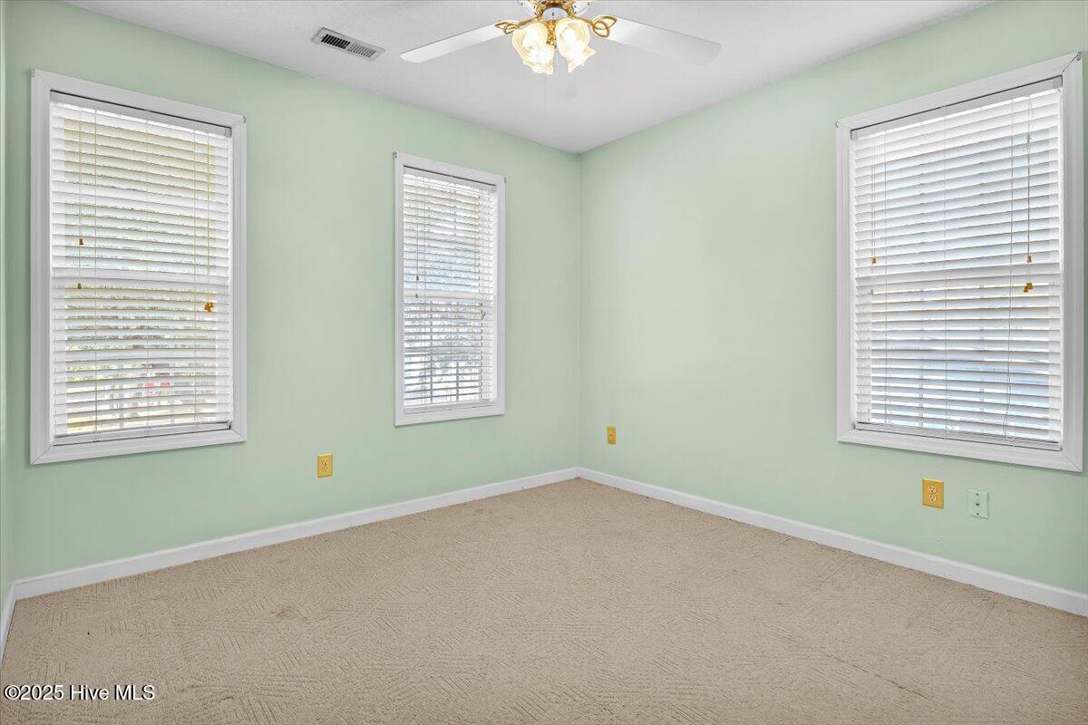 100543778 | Photo 32