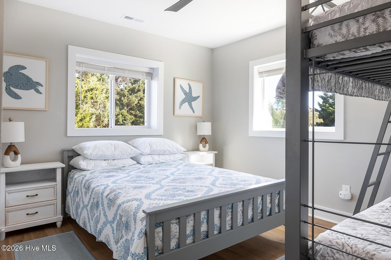 100562312 | Photo 18