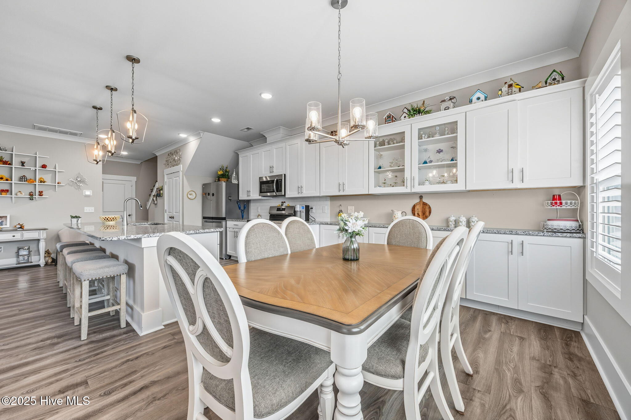 100533920 | Photo 18