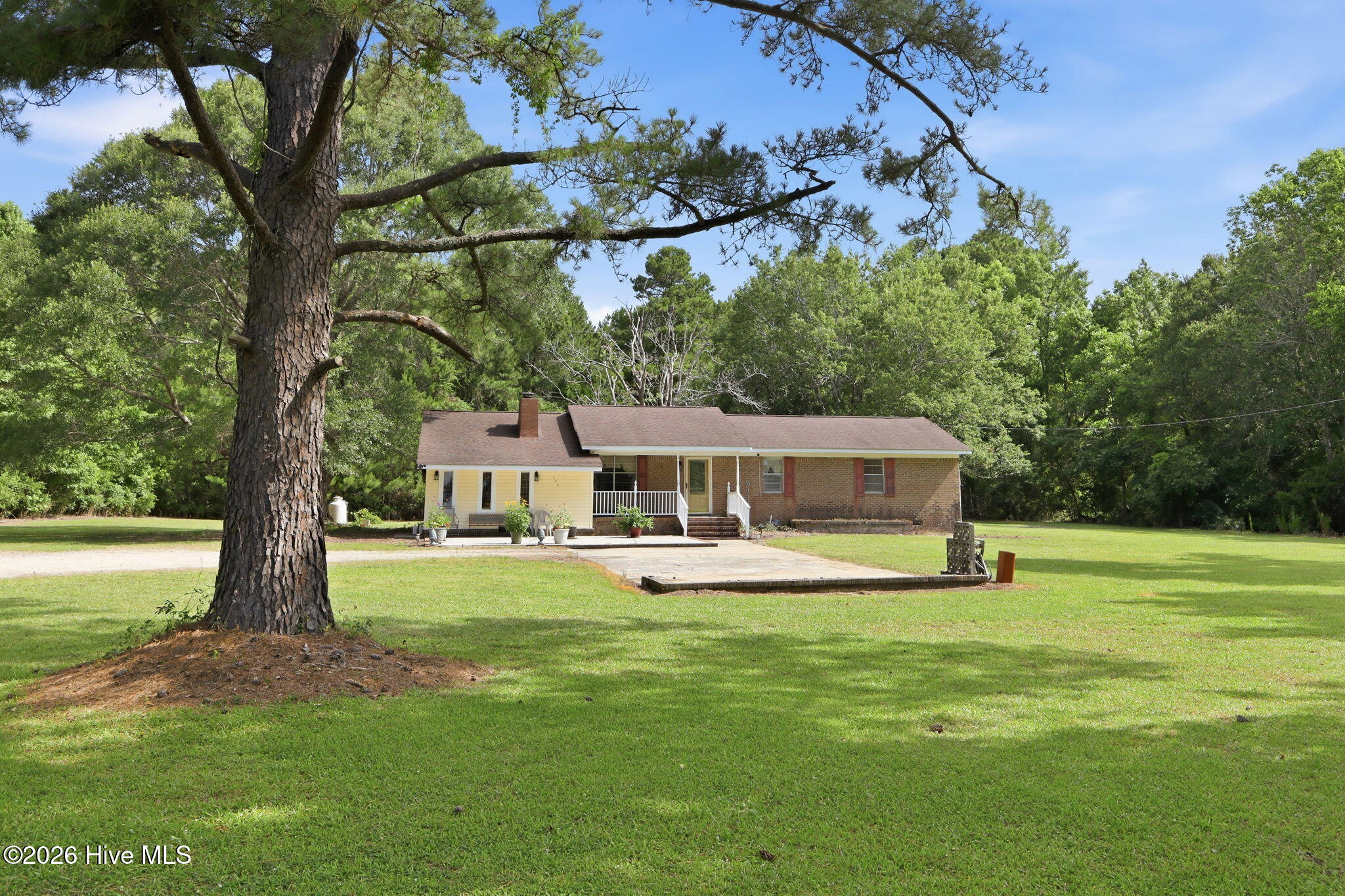 284 Laurel 