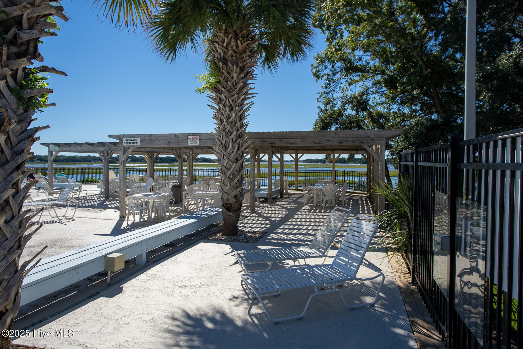 100543941 | Photo 76