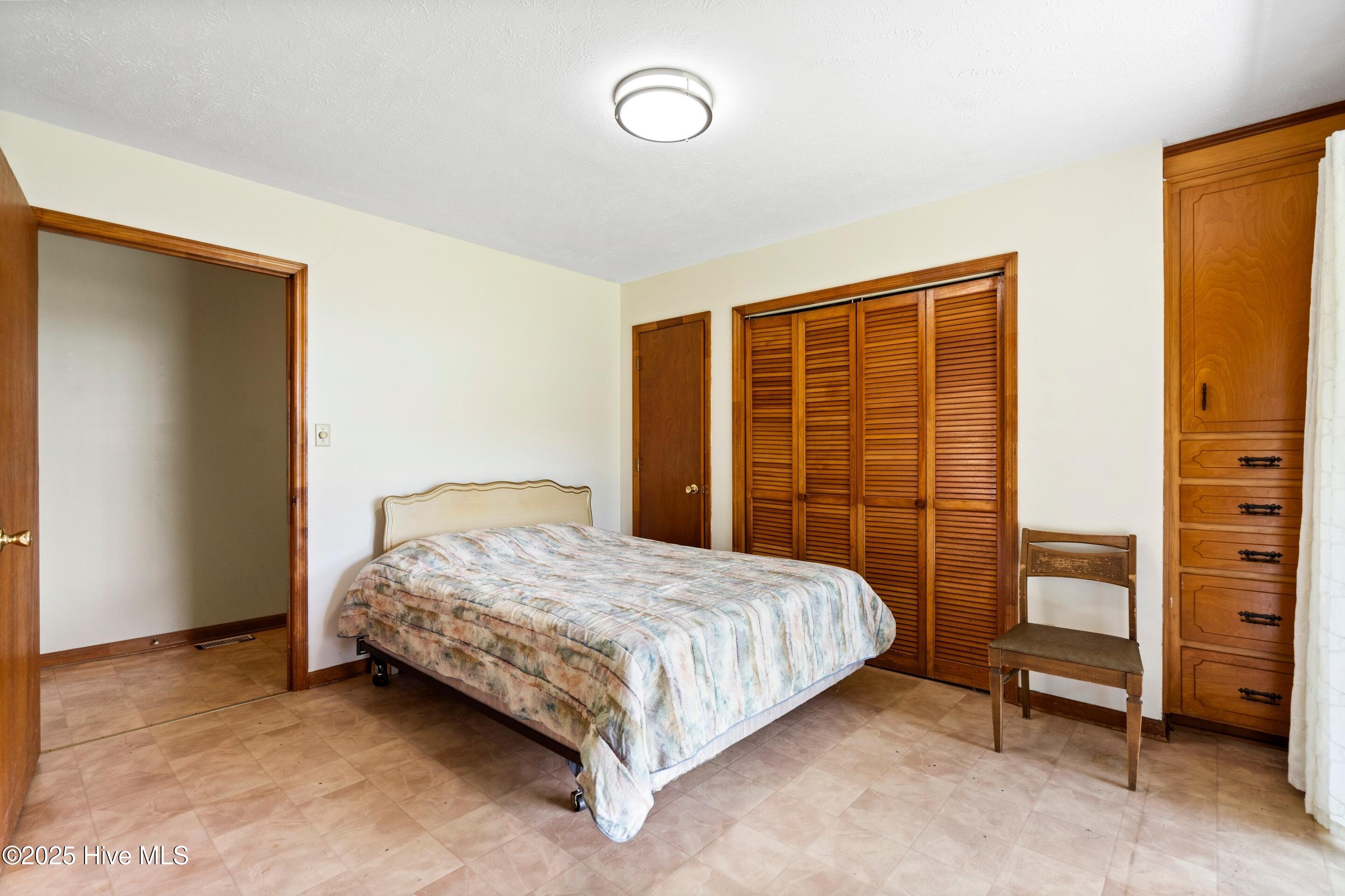 100528084 | Photo 41