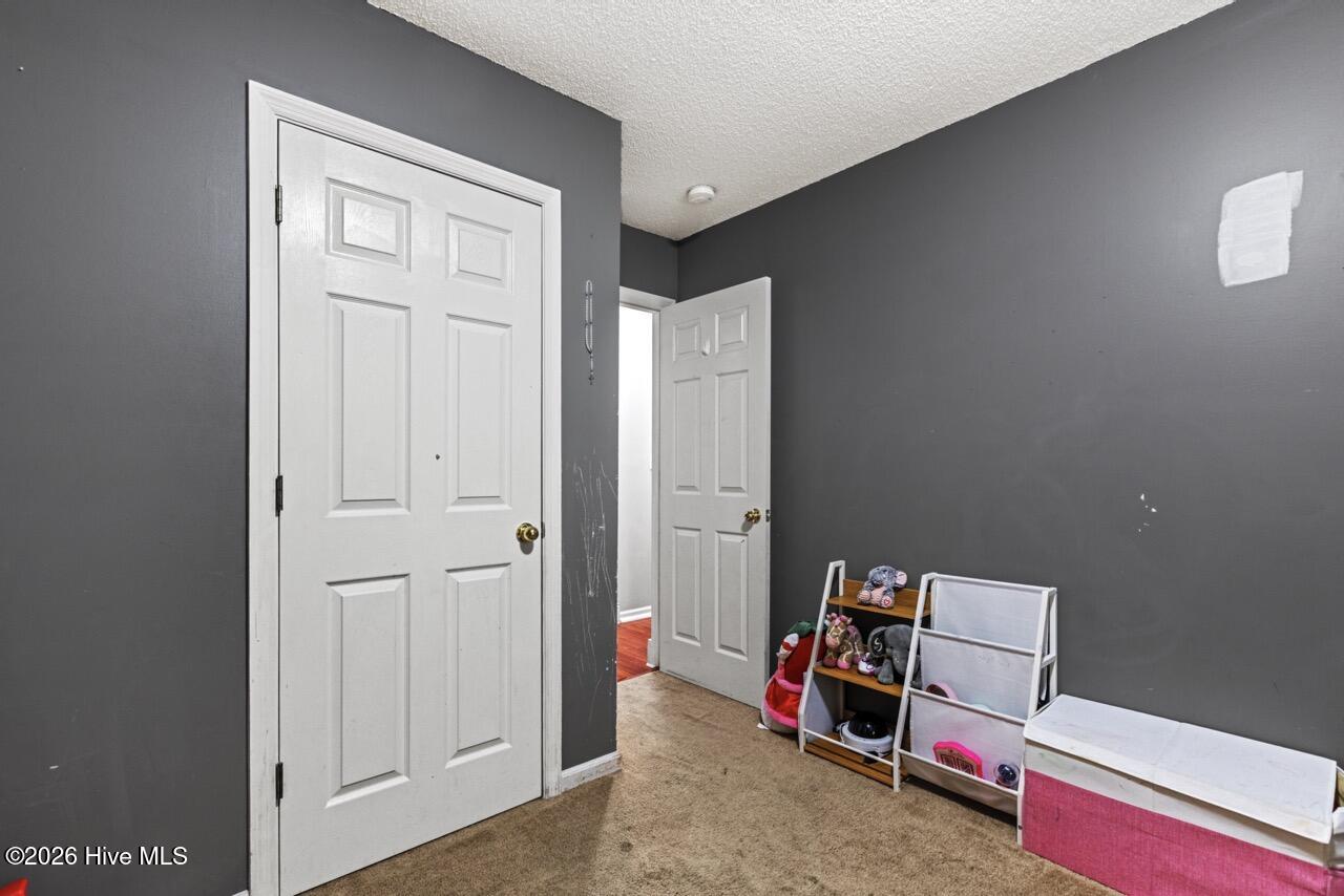 100567883 | Photo 16