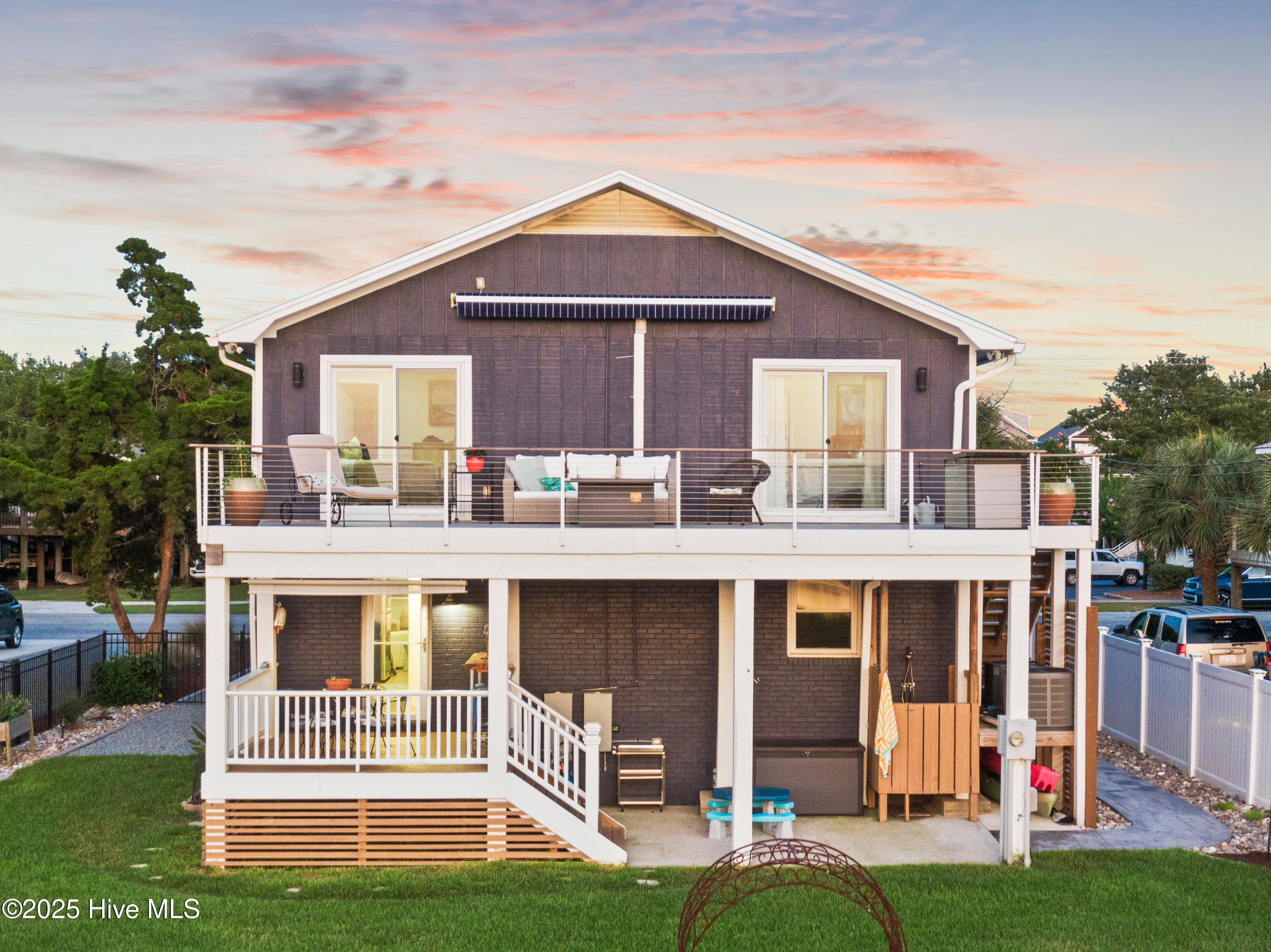 100567814 | Photo 74